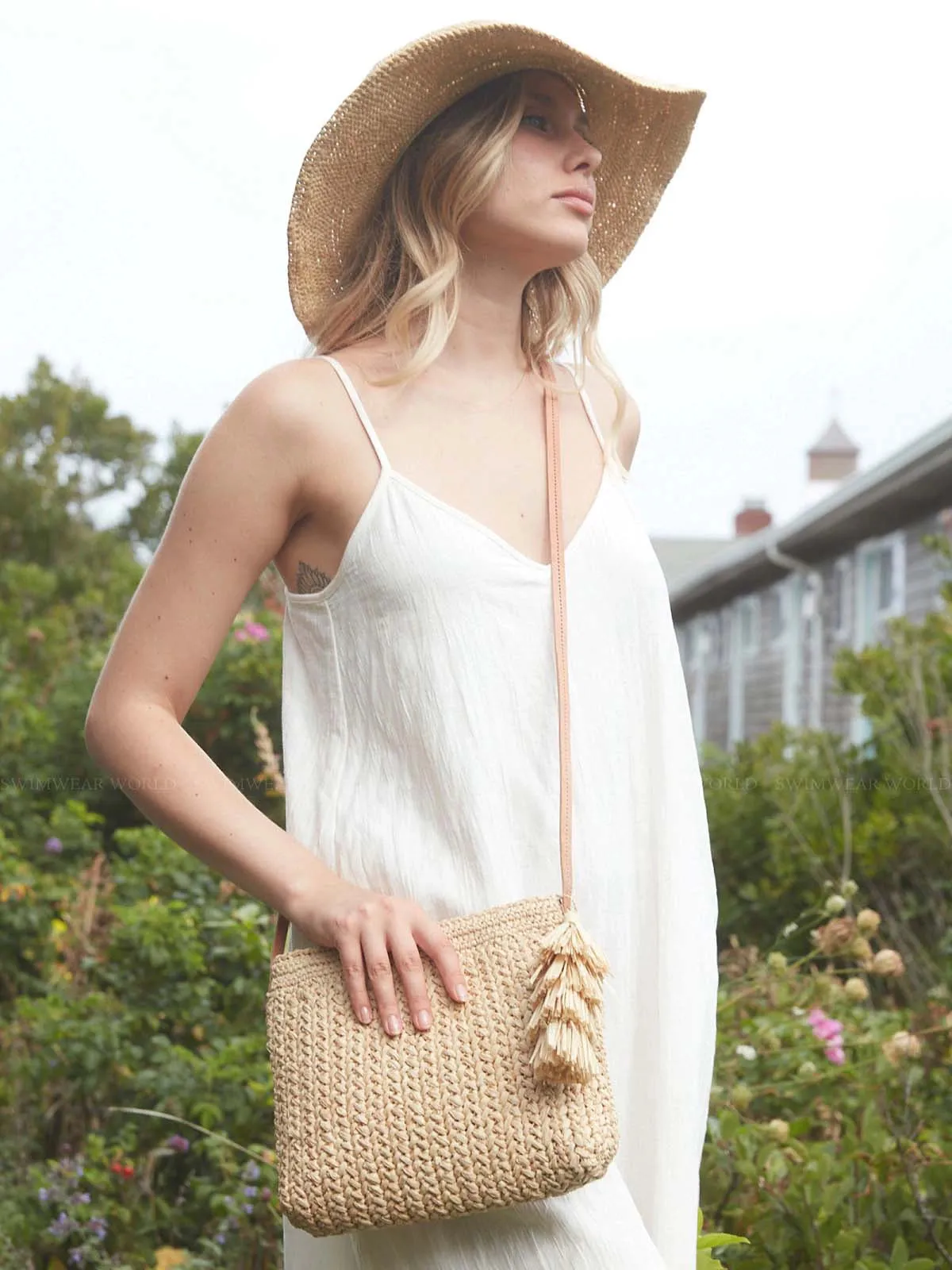 Antonia Crossbody ::RET