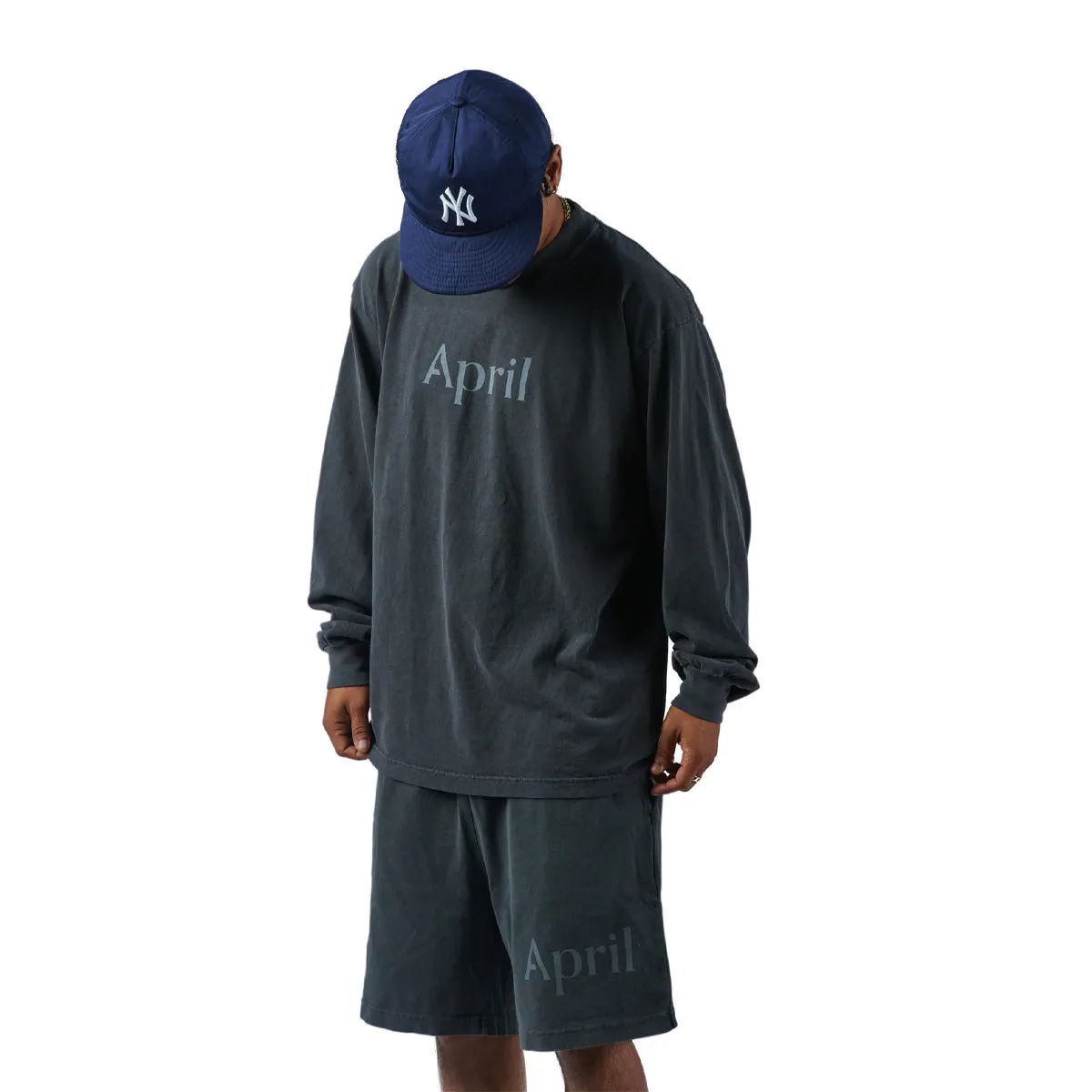 April - Reflective Longsleeve Tee Vintage Black