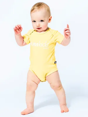 AUMkids HAPPY BABY SHORT SLEEVE ONESIE   BIB SET