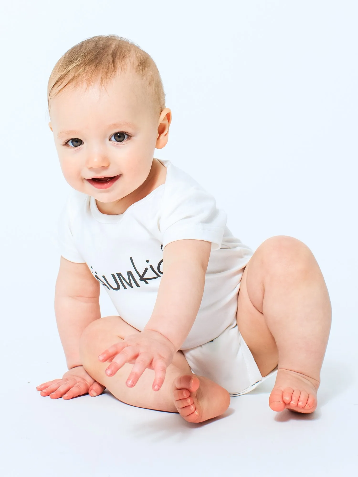 AUMkids HAPPY BABY SHORT SLEEVE ONESIE   BIB SET