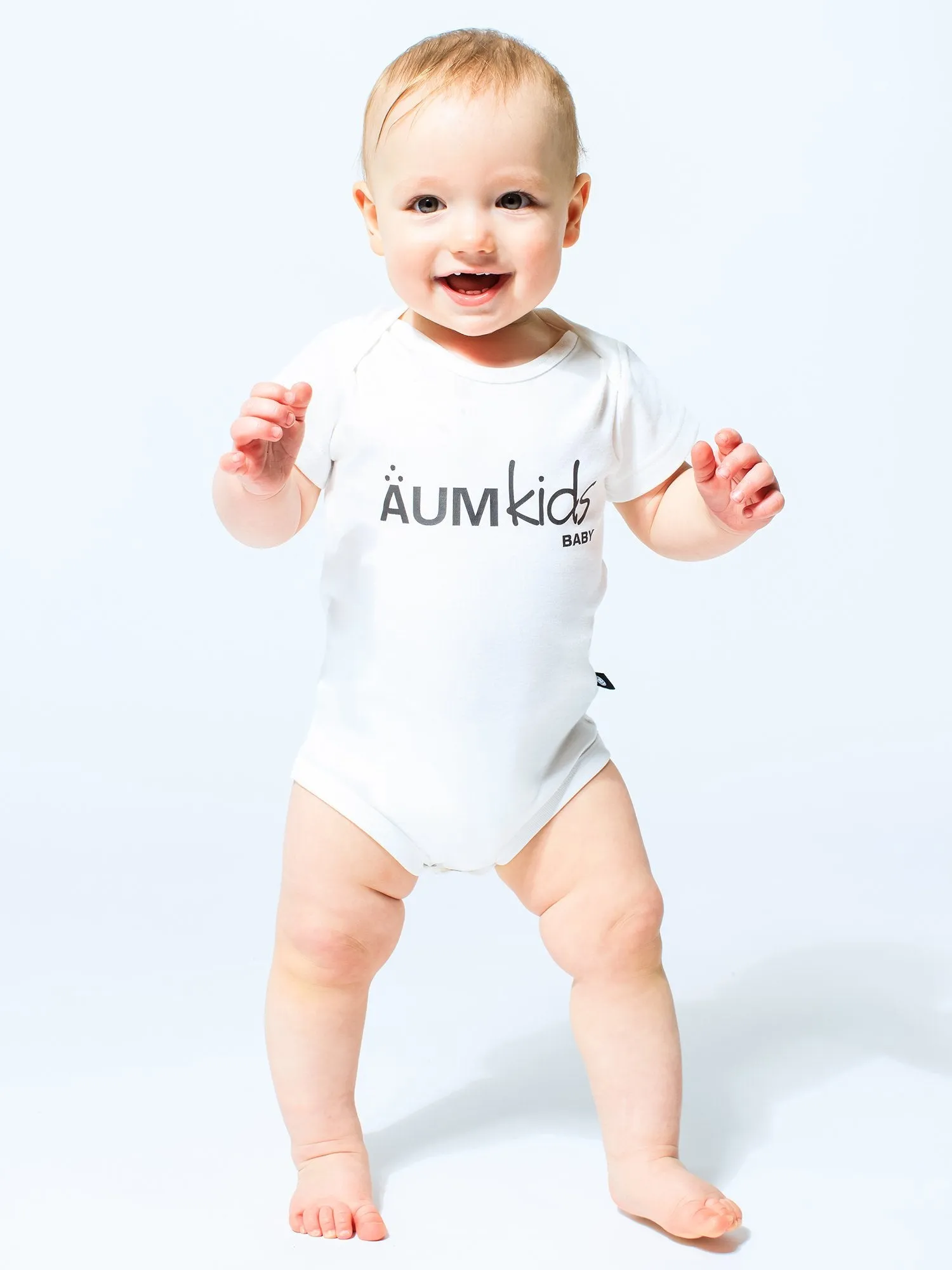 AUMkids HAPPY BABY SHORT SLEEVE ONESIE   BIB SET