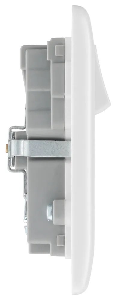 BG 822U33 White Round Edge 13A Double Socket   3x USB