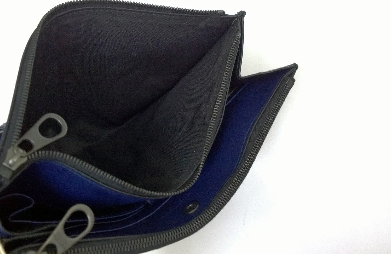 Bottega Veneta Intrecciato Clutch Bag Woven Leather Pouch Purse Blue