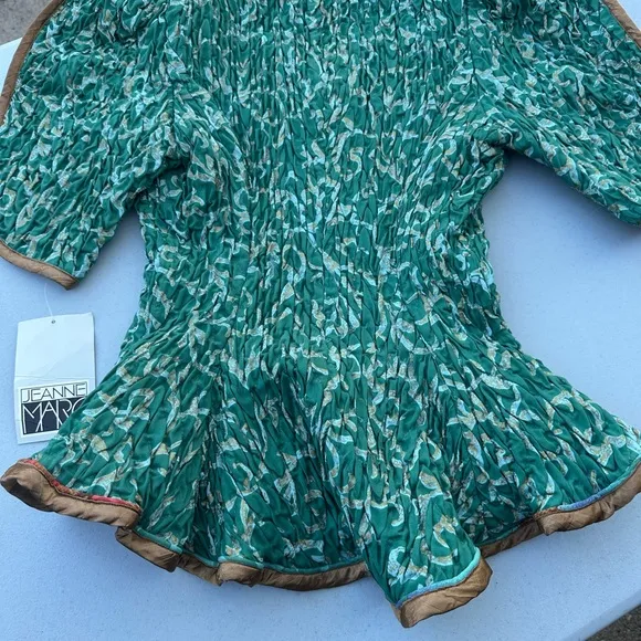 BRAND NEW WITH TAG LADIES JEANNE MARC QUILTED VINTAGE TOP 15” FROM SHOULDER