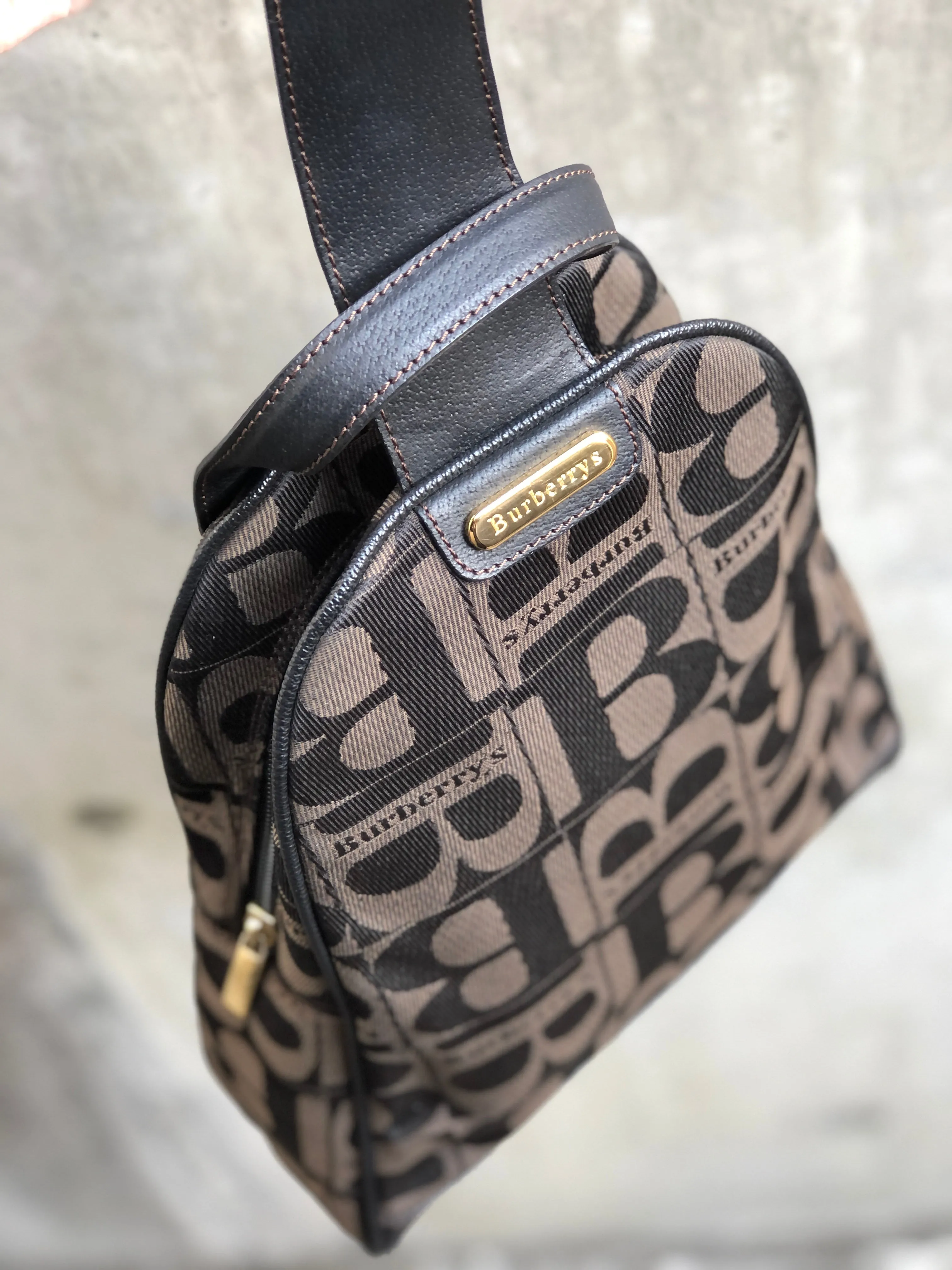 Burberrys Logo pattern Jacquard One-Shoulder bag Brown Vintage Old asmauk