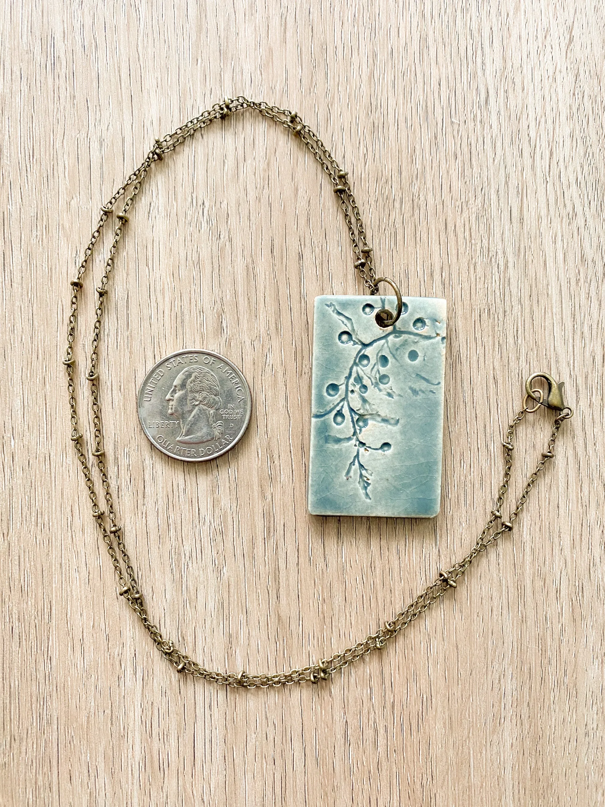 Ceramic Pendant Necklace - Sargassum