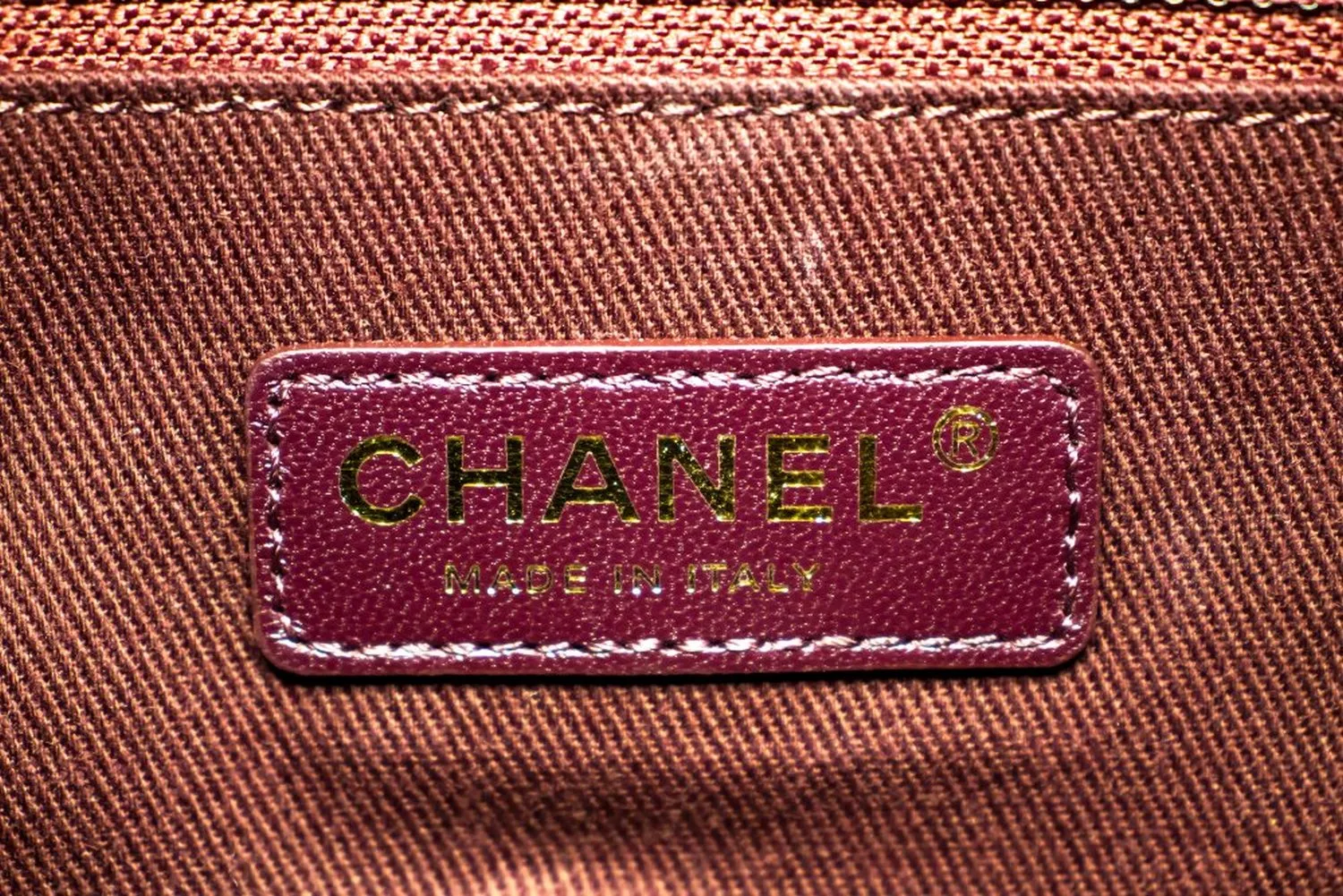 Chanel 2015 Chevron V-Stitch Leather Chain Flap Shoulder Bag i80