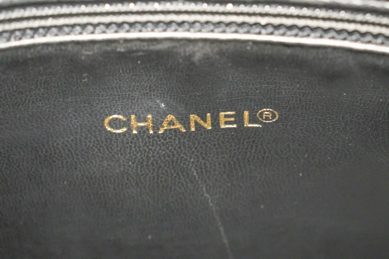 CHANEL Caviar Large Chain Shoulder Bag Black Leather Gold Zipper m21