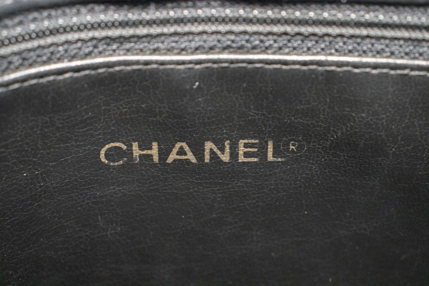 CHANEL Caviar Large Chain Shoulder Bag Black Leather Gold Zipper m53