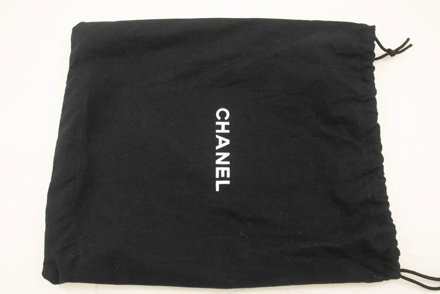 CHANEL Chain Shoulder Bag Clutch Black Quilted Flap Lambskin Purse n50