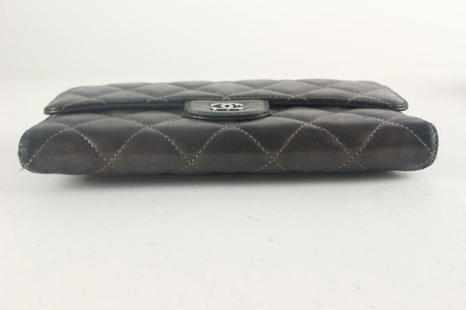 CHANEL Charcoal Grey Leathe Classic Flap Wallet 2CCS725K