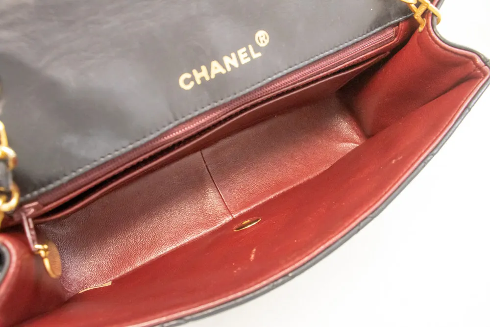 CHANEL Diana Flap Chain Shoulder Bag Black Quilted Lambskin Purse m10