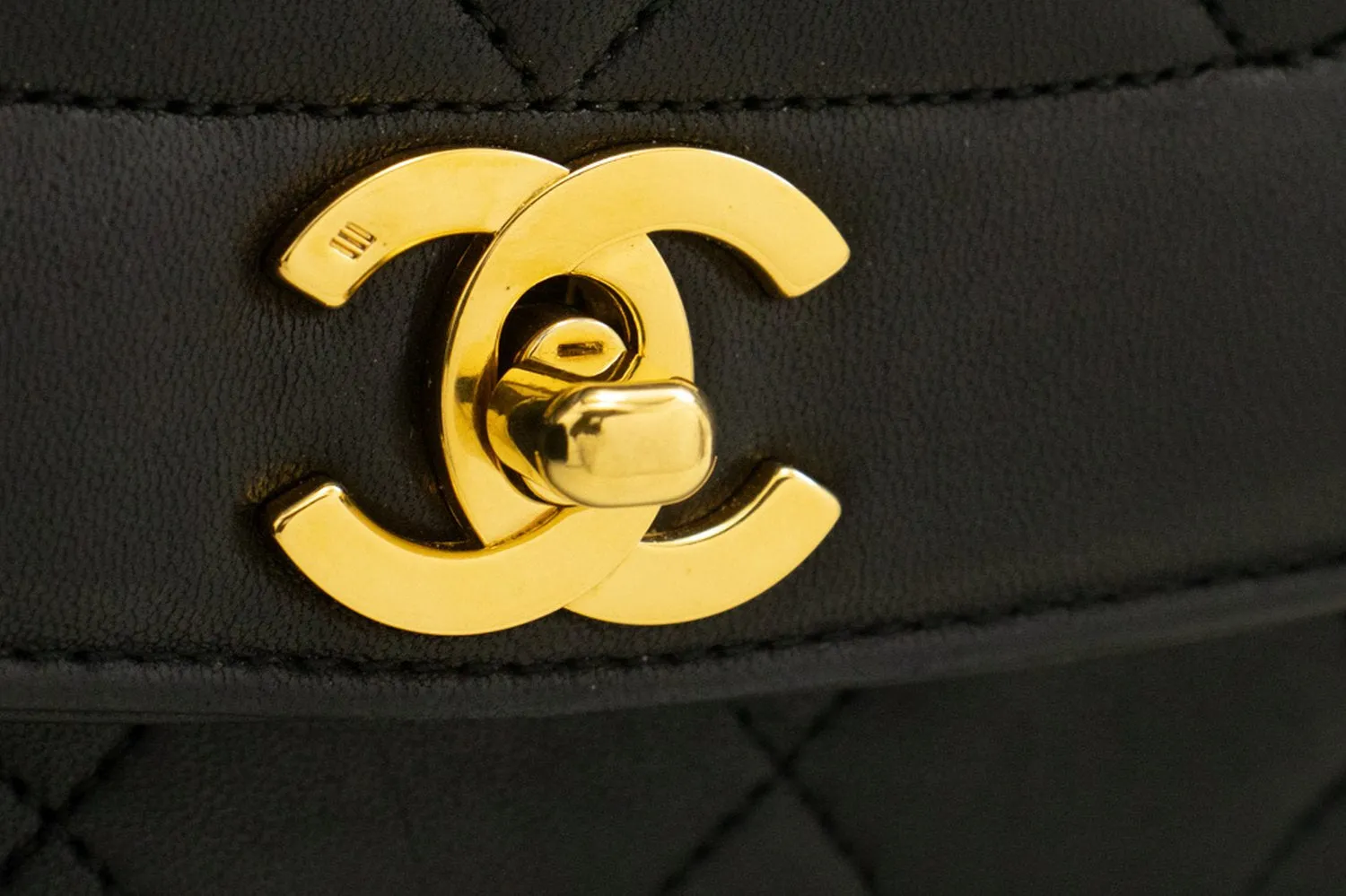 CHANEL Diana Flap Chain Shoulder Bag Black Quilted Lambskin Purse m10