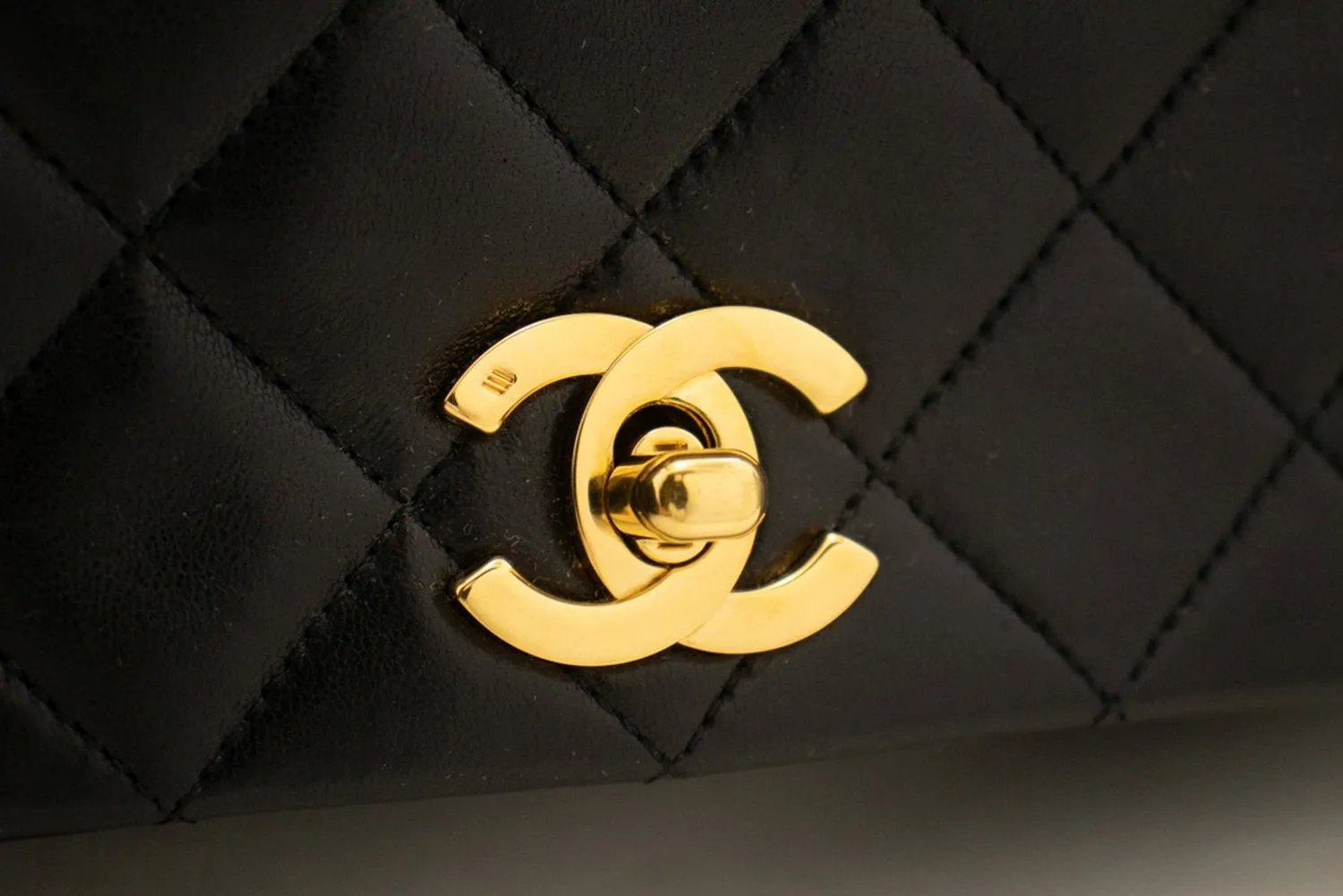 CHANEL Full Flap Chain Shoulder Bag Black Quilted Lambskin L58