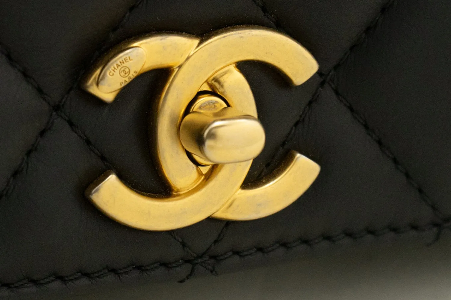 CHANEL Full Flap Chain Shoulder Bag Black Quilted Lambskin Leather m54