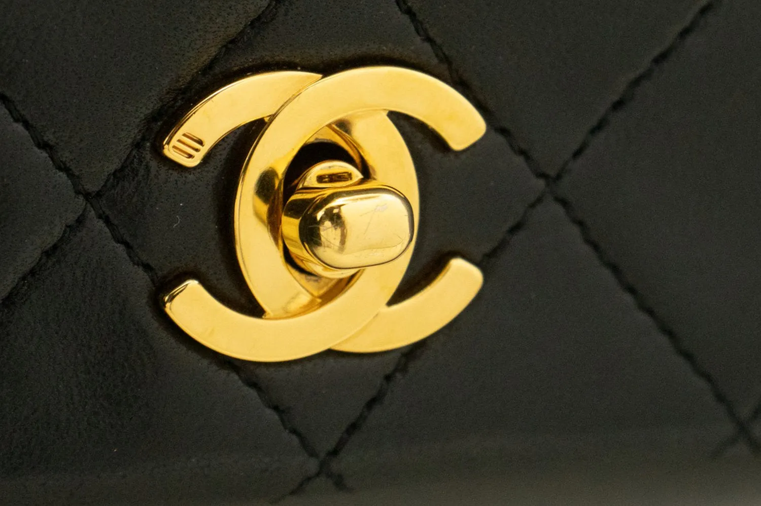 CHANEL Full Flap Chain Shoulder Bag Clutch Black Quilted Lambskin m17
