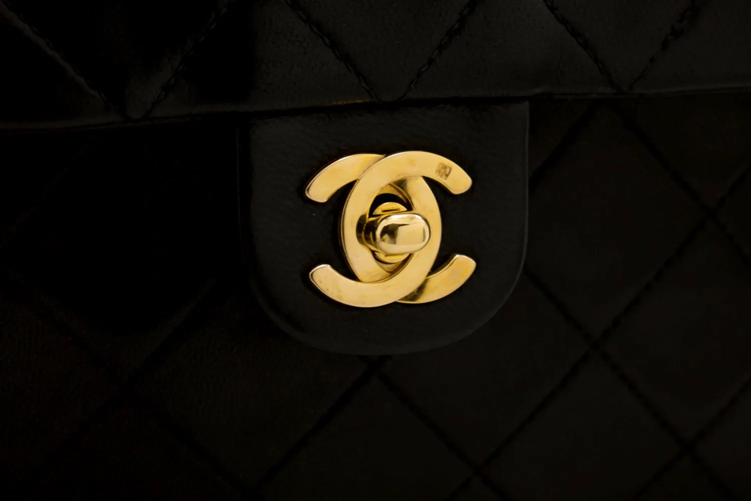 CHANEL Mini Square Small Chain Shoulder Bag Crossbody Black Quilt h15