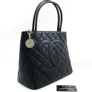 CHANEL Silver Medallion Grained Calfskin Leather Shoulder Bag n64
