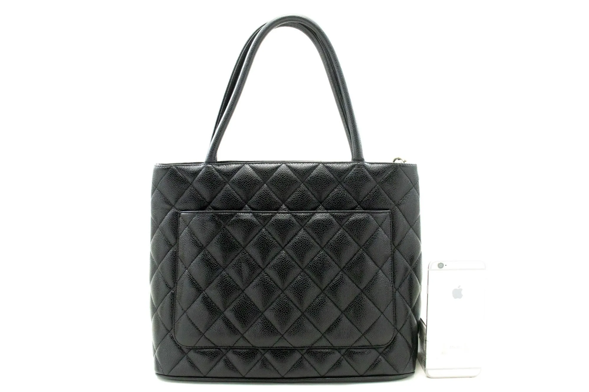 CHANEL Silver Medallion Grained Calfskin Leather Shoulder Bag n91