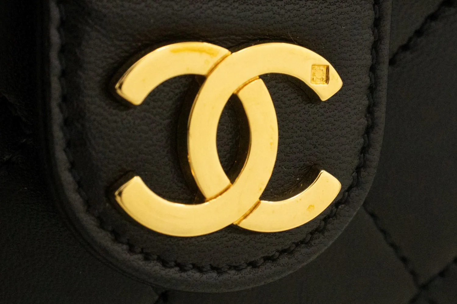 CHANEL Small Chain Shoulder Bag Clutch Black Quilted Flap Lambskin m72