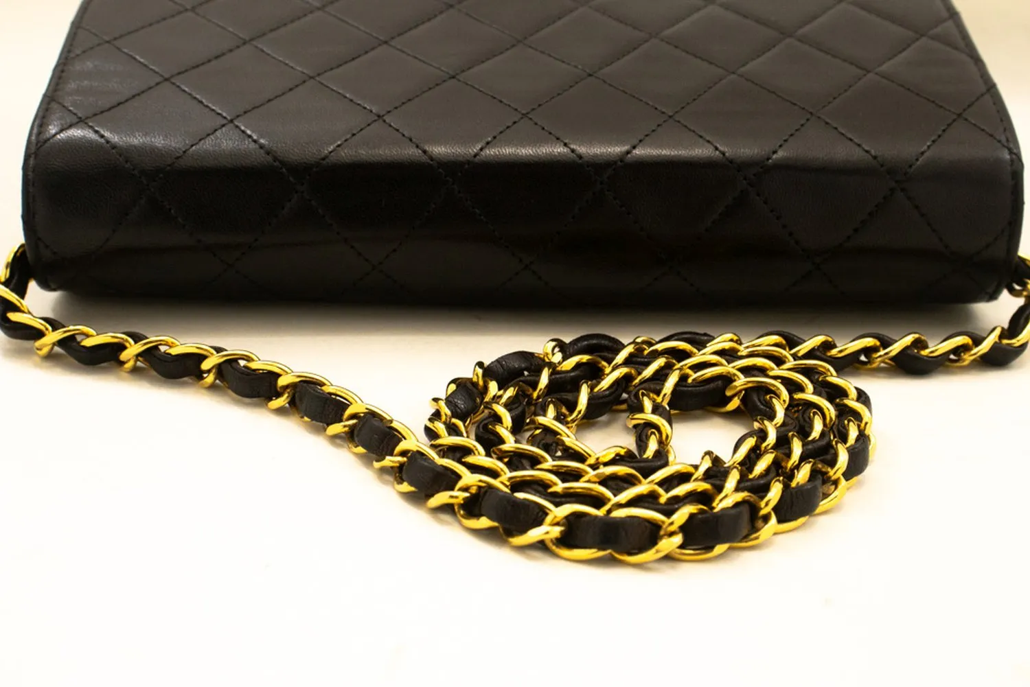 CHANEL Small Chain Shoulder Bag Clutch Black Quilted Flap Lambskin n61