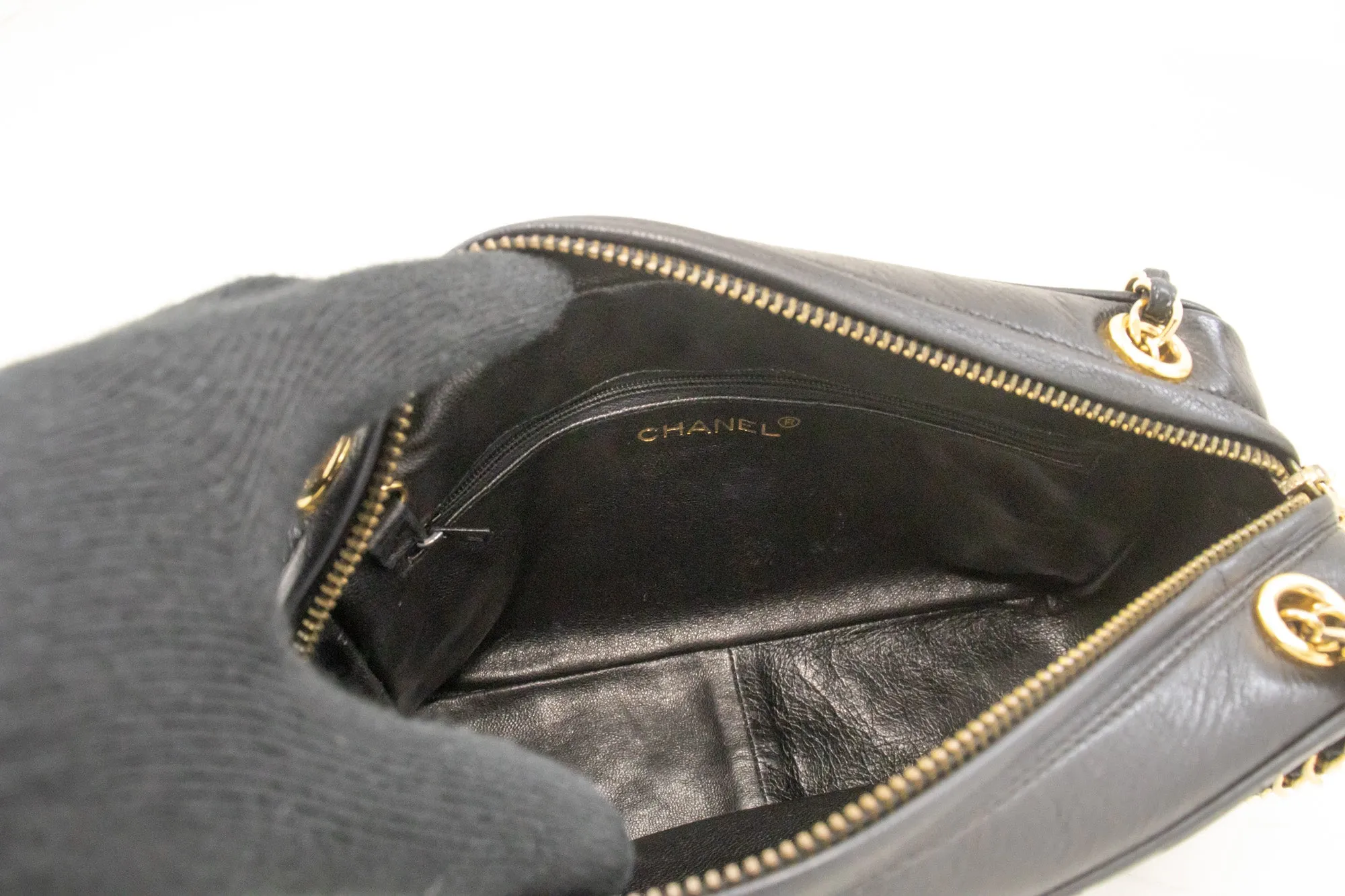 CHANEL Vintage Classic Chain Shoulder Bag Black Quilted Lambskin n17