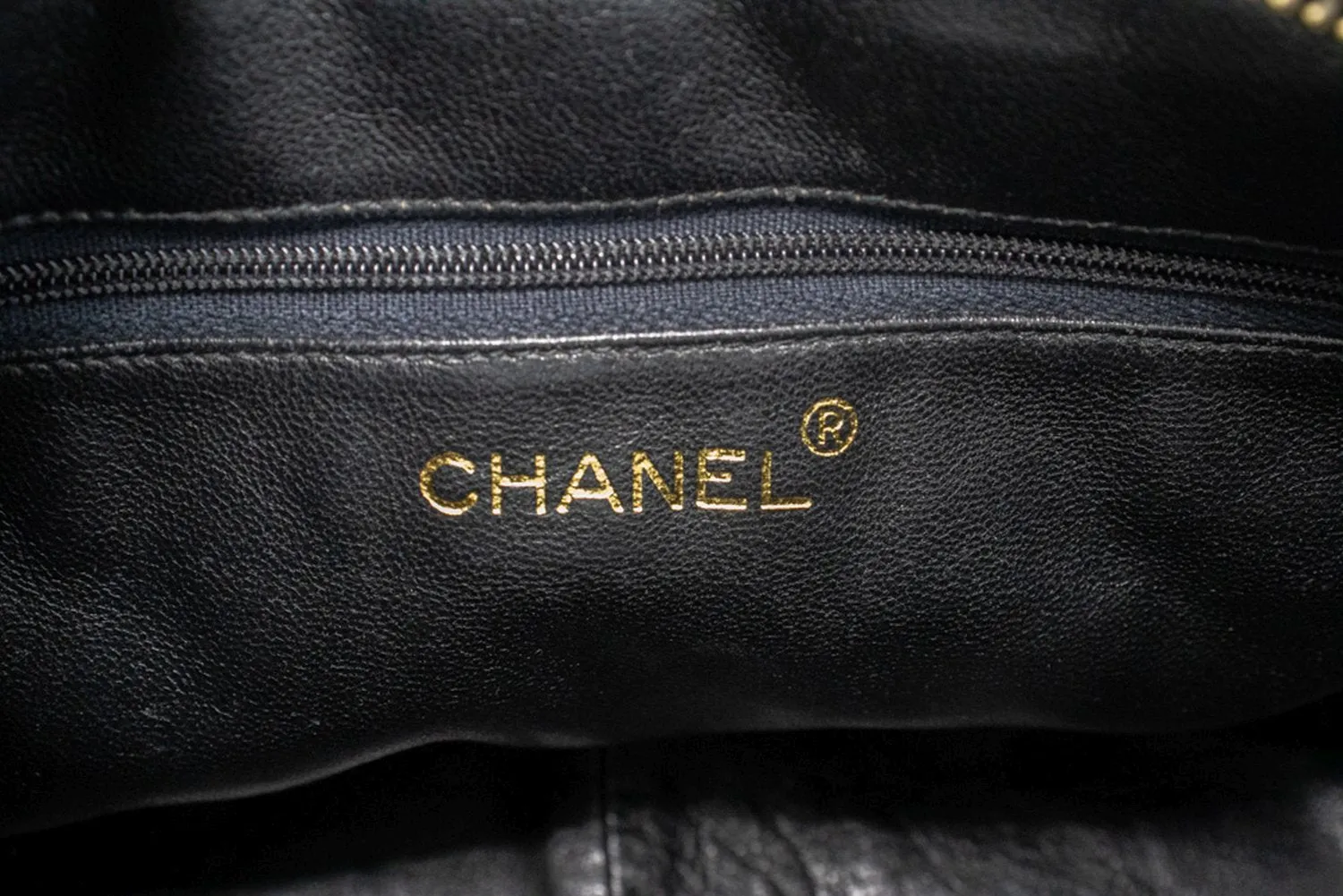 CHANEL Vintage Classic Chain Shoulder Bag Black Quilted Lambskin n17