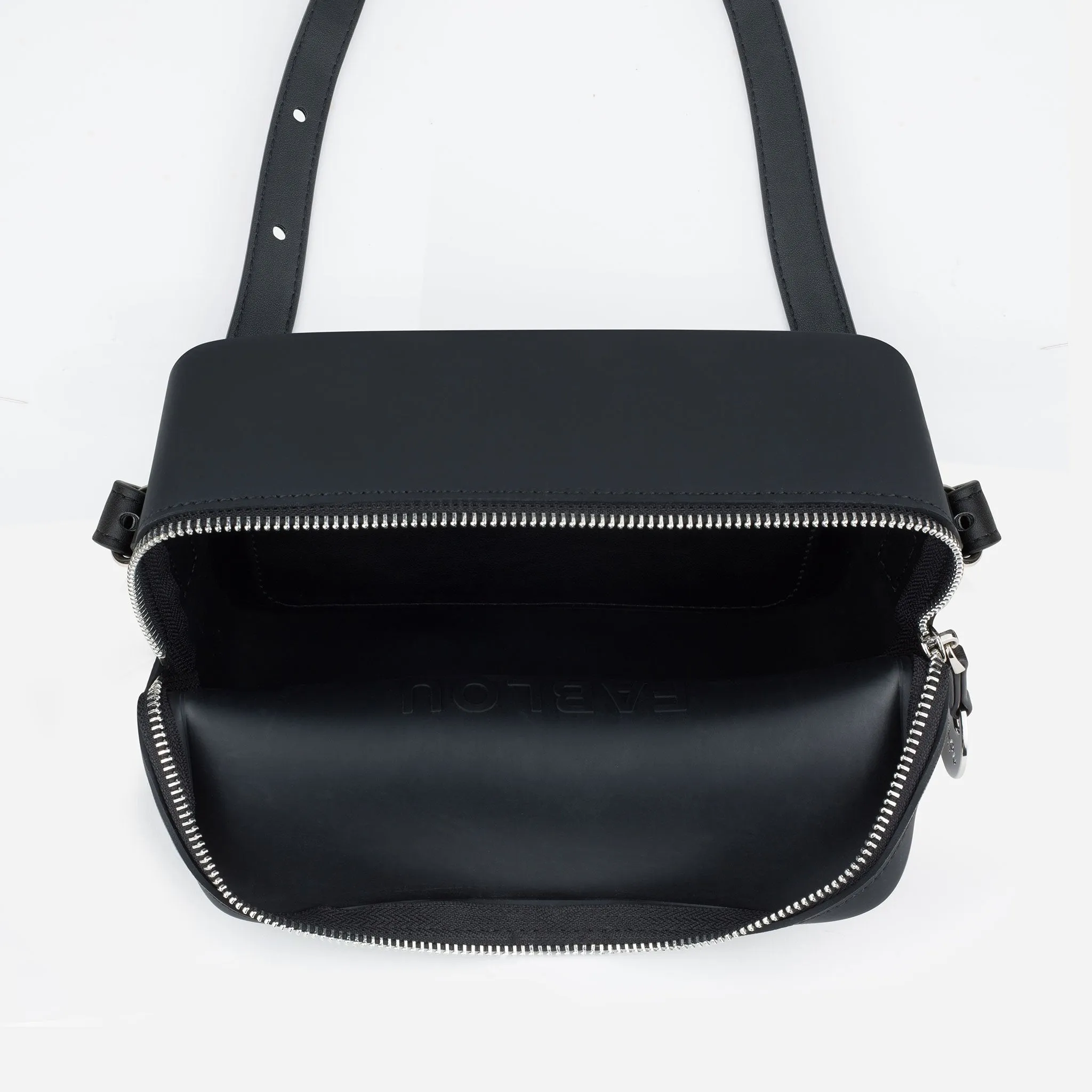 Chelsea - All Black