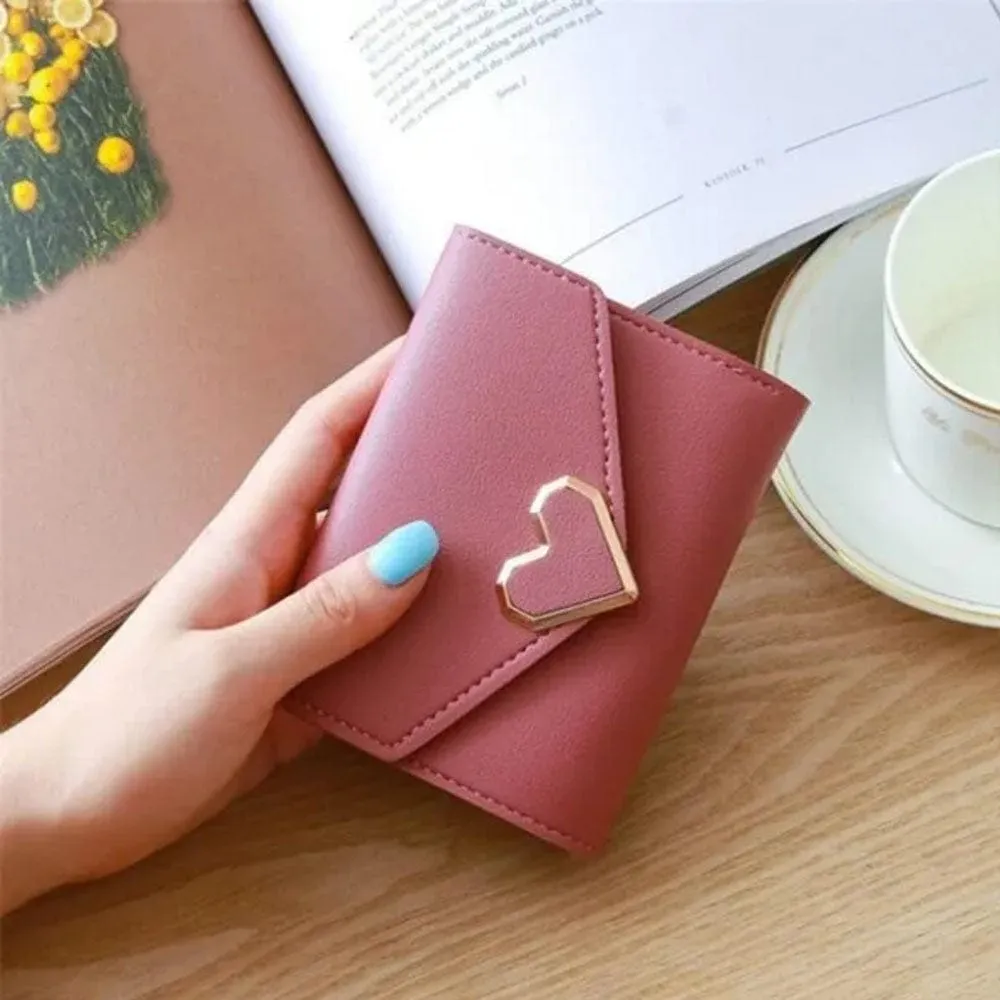 Chic Designed Wallet with Sleek Heart Buckle