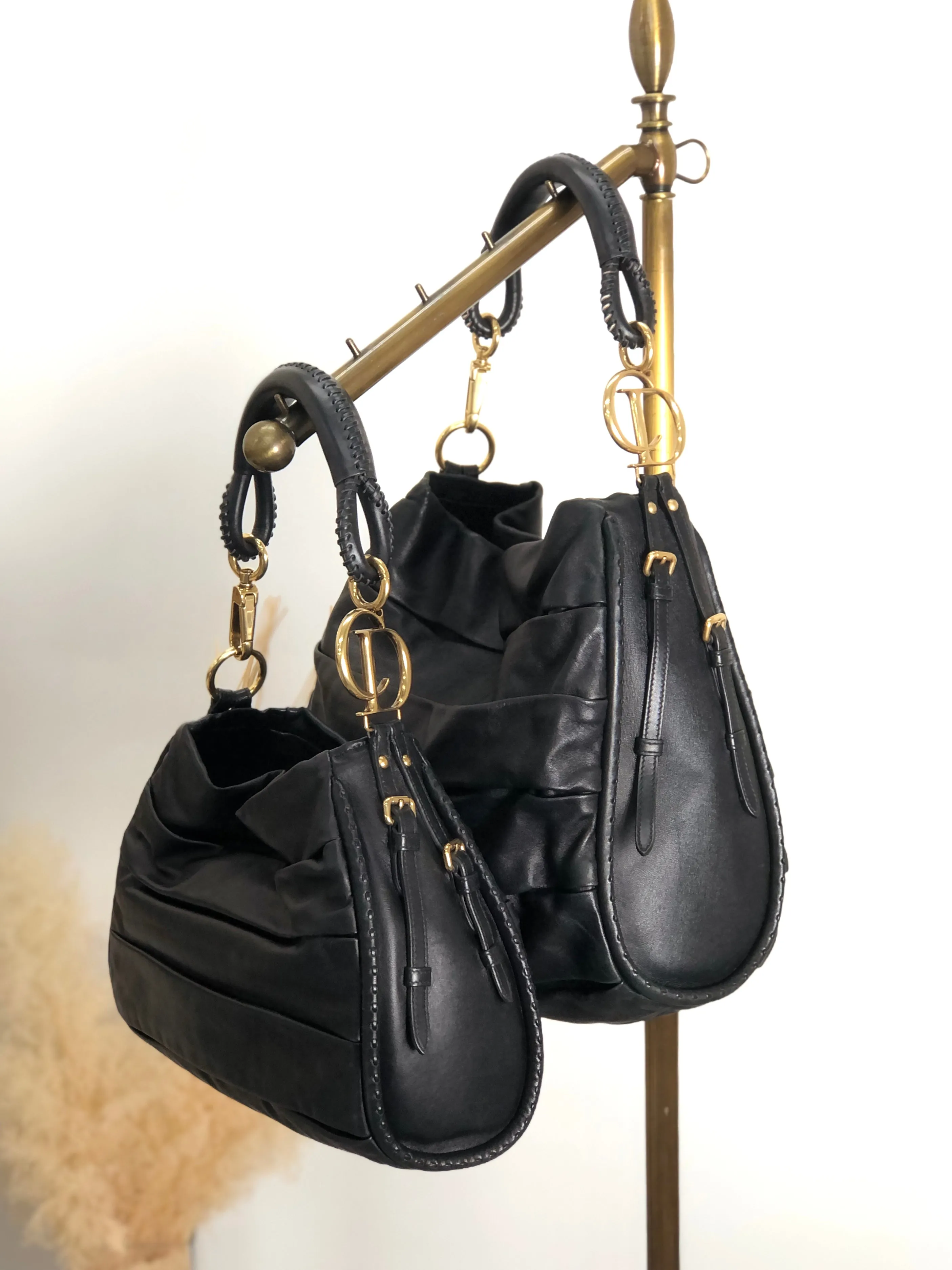 Christian Dior CD Logo Motif Shoulder bag Black Vintage t8bvsc