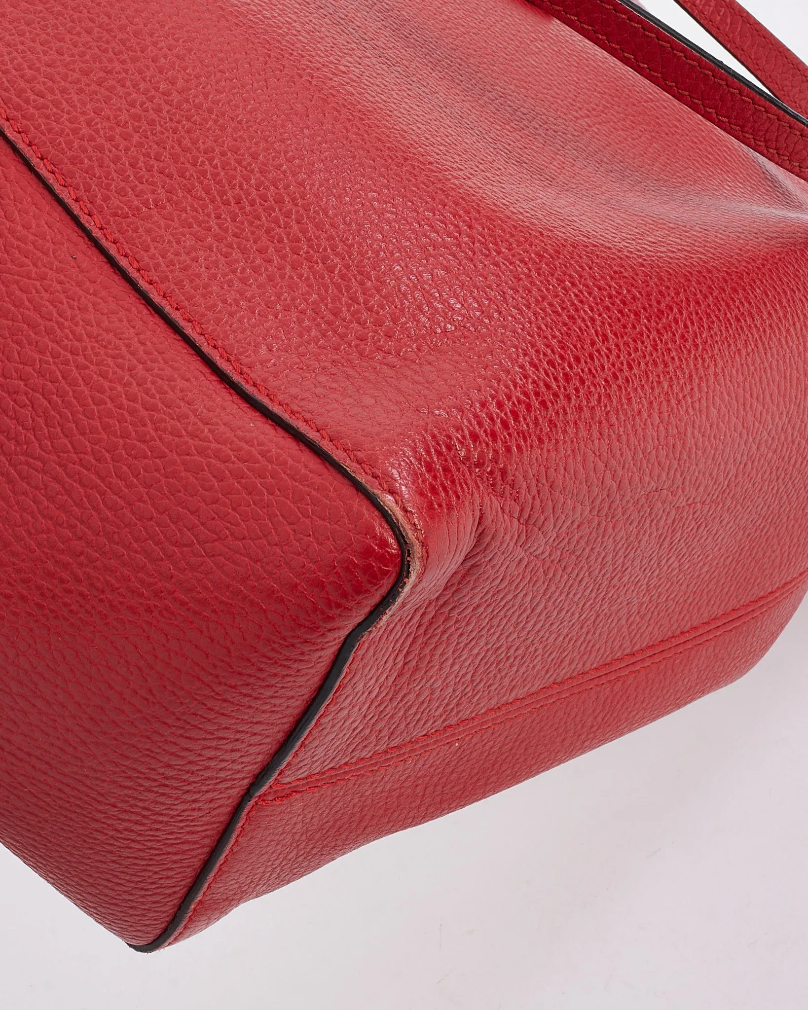 Gucci Red Grained Leather Swing Shoulder Bag