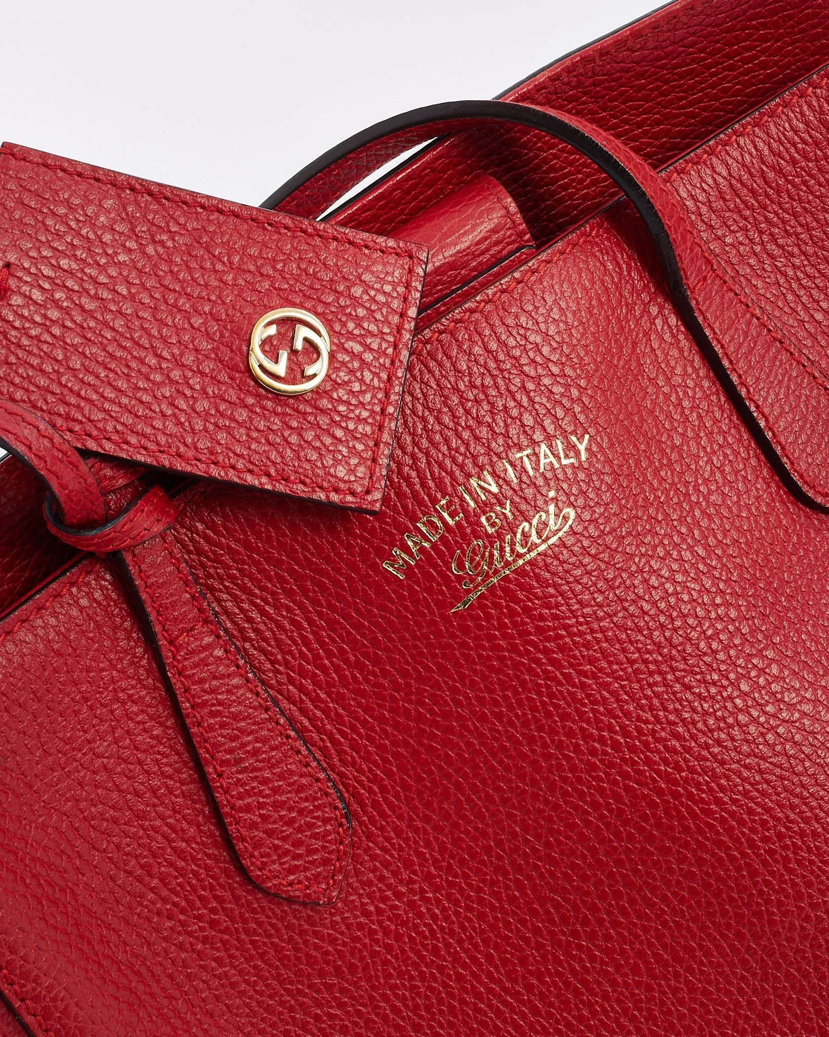 Gucci Red Grained Leather Swing Shoulder Bag