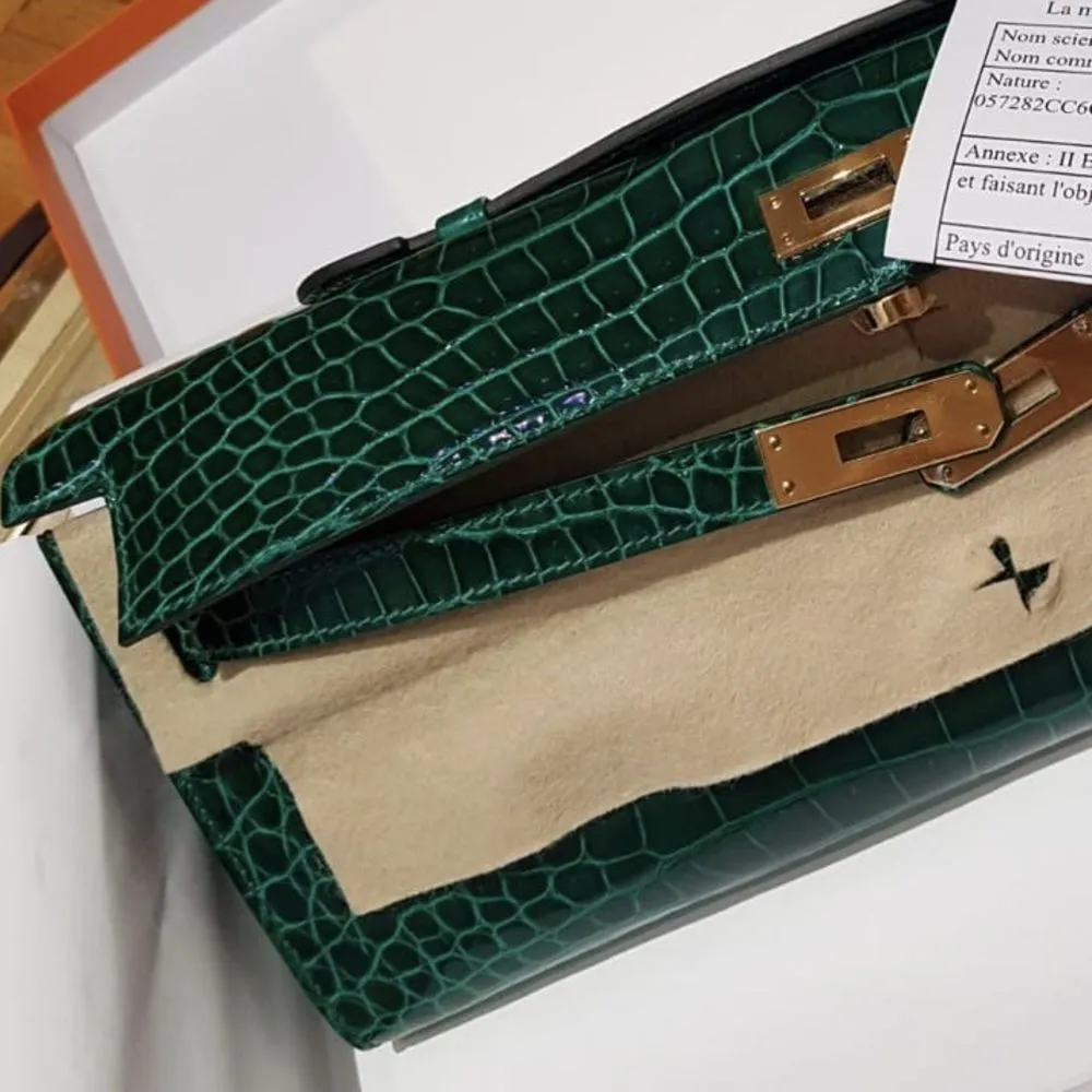 Hermès Kelly Cut Vert Emeraude Crocodile Porosus Lisse Gold Hardware GHW