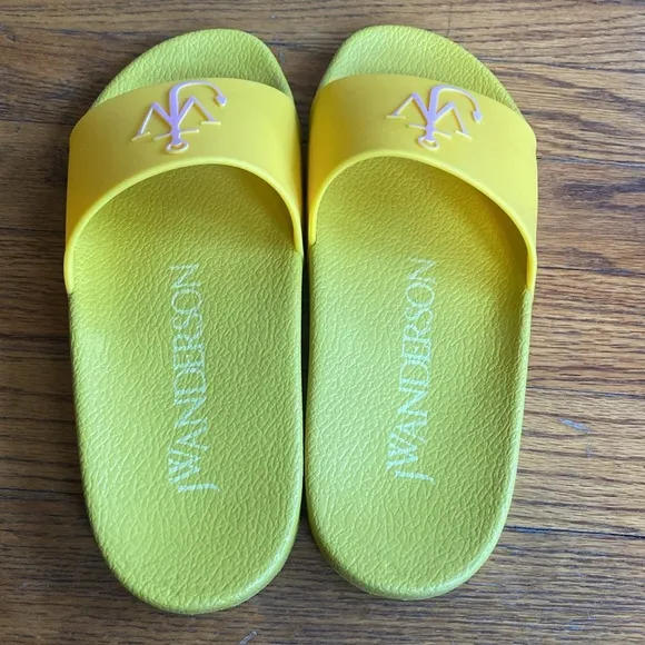 JW ANDERSON ANCHOR LOGO RUBBER SLIDE