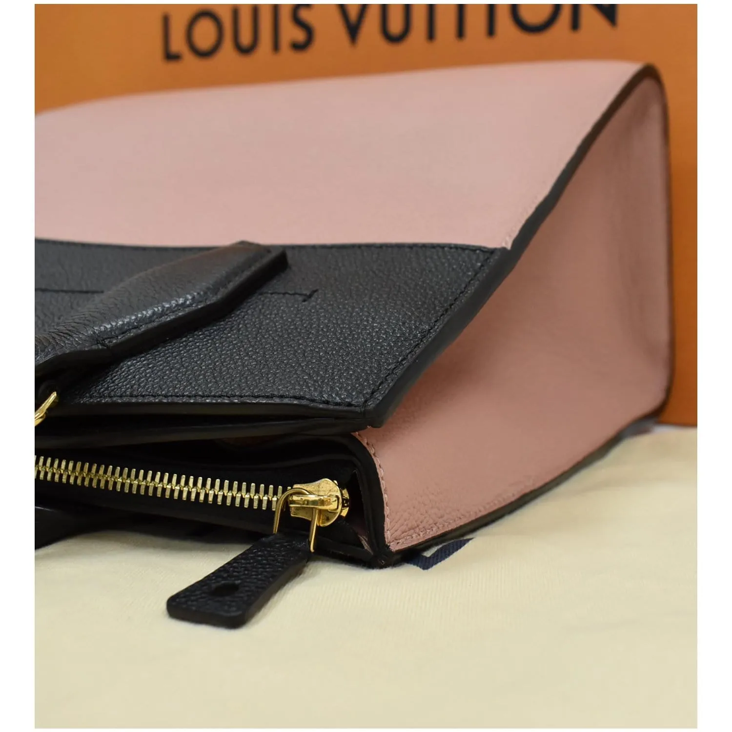 LOUIS VUITTON City Steamer MM Leather Shoulder Bag Magnolia