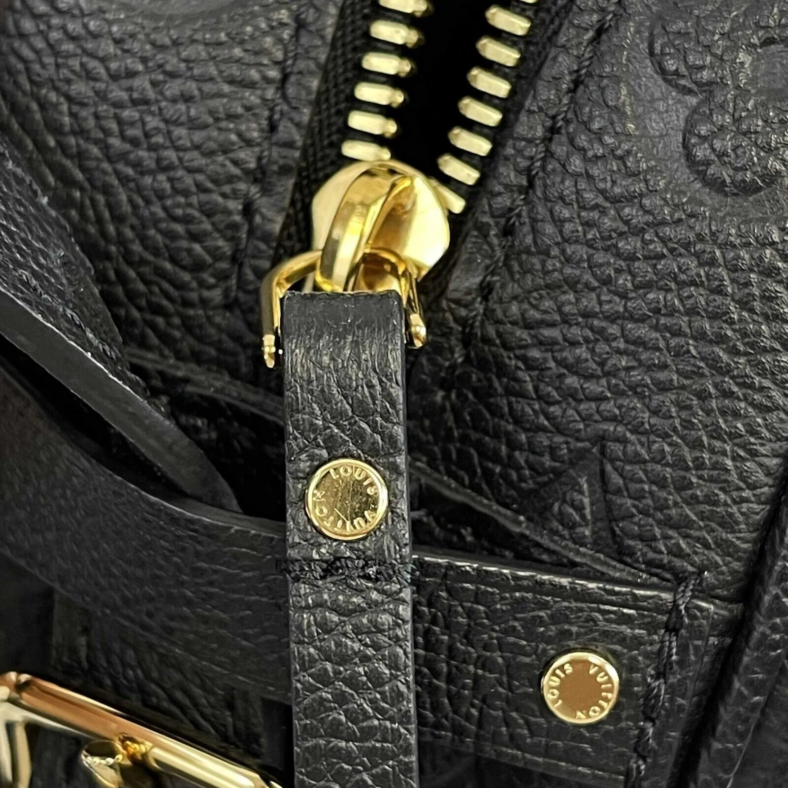 Louis Vuitton - Empreinte Boite Chapeau Souple Black Round Crossbody