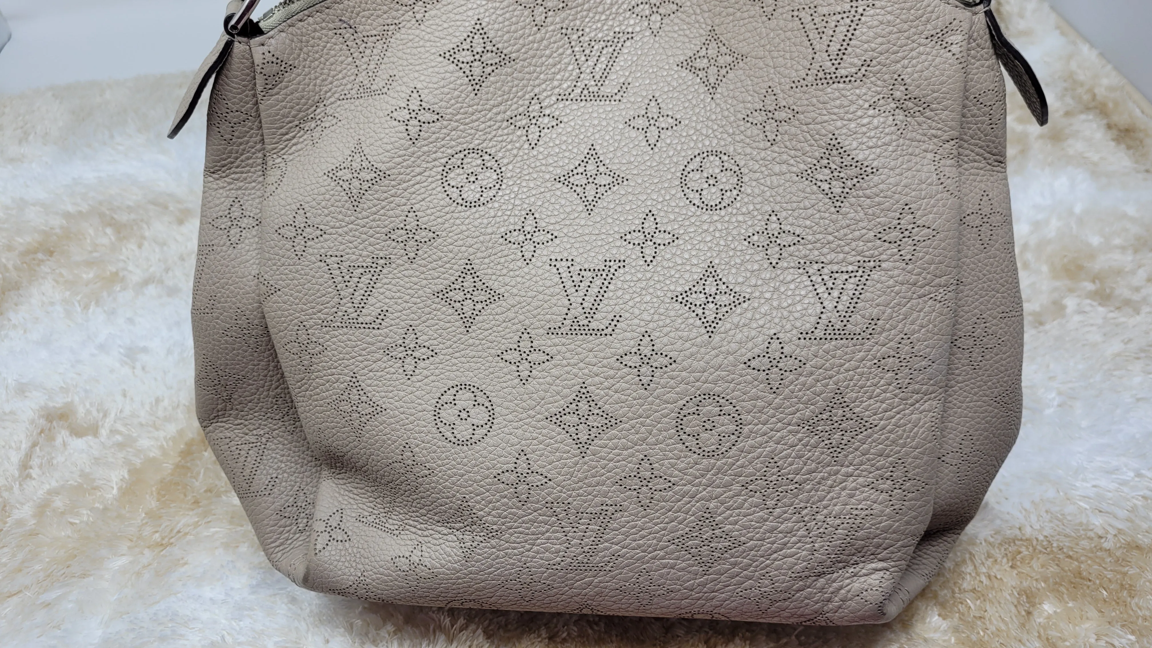 LOUIS VUITTON GALET MAHINA BABYLONE BB CROSSBODY