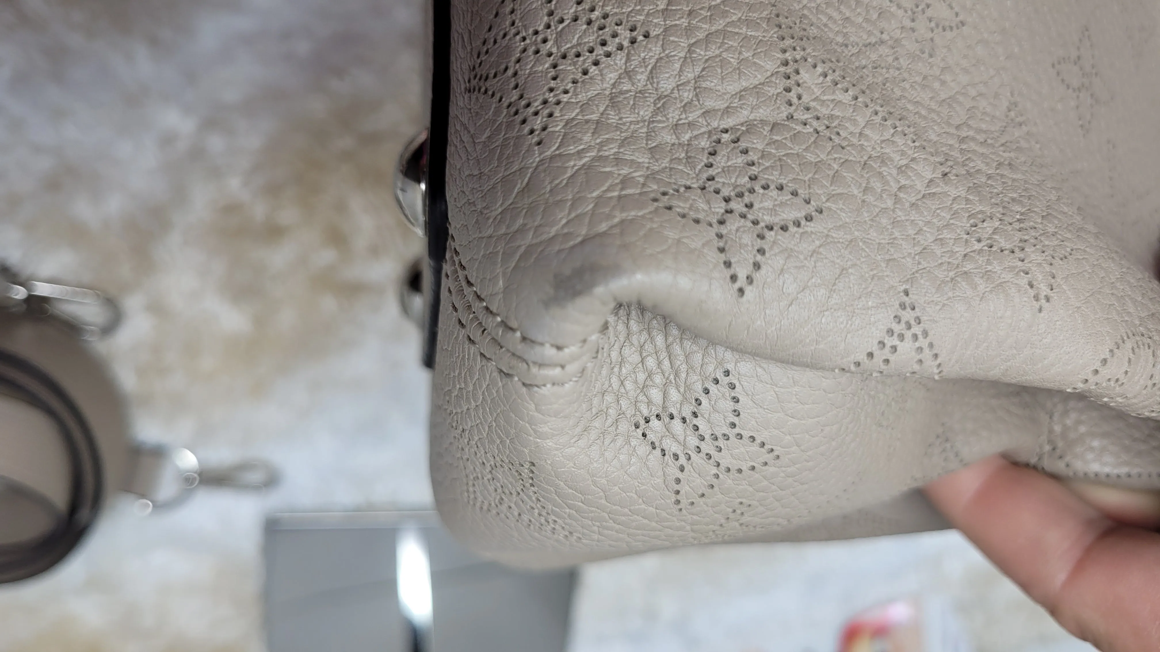 LOUIS VUITTON GALET MAHINA BABYLONE BB CROSSBODY