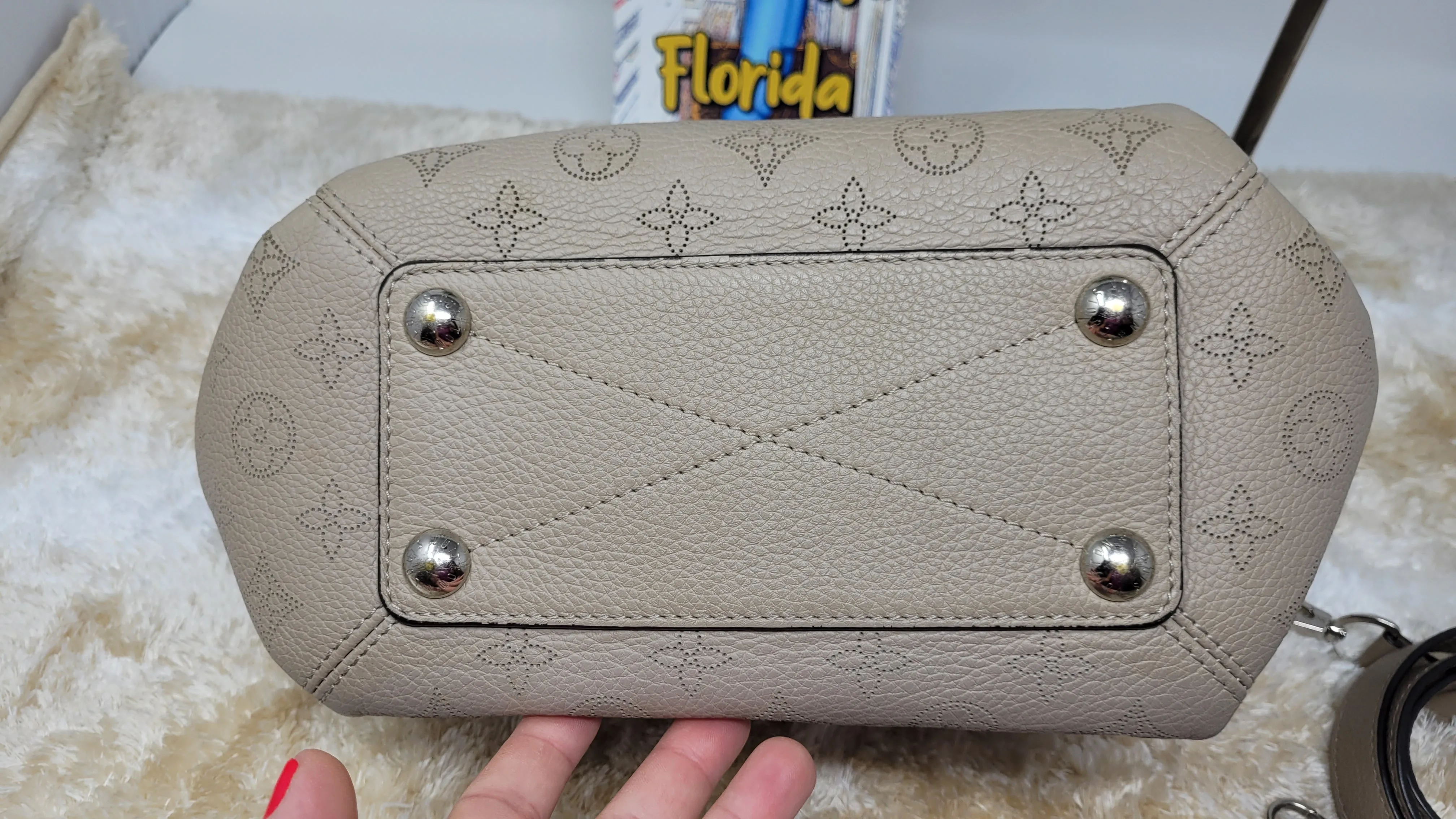 LOUIS VUITTON GALET MAHINA BABYLONE BB CROSSBODY