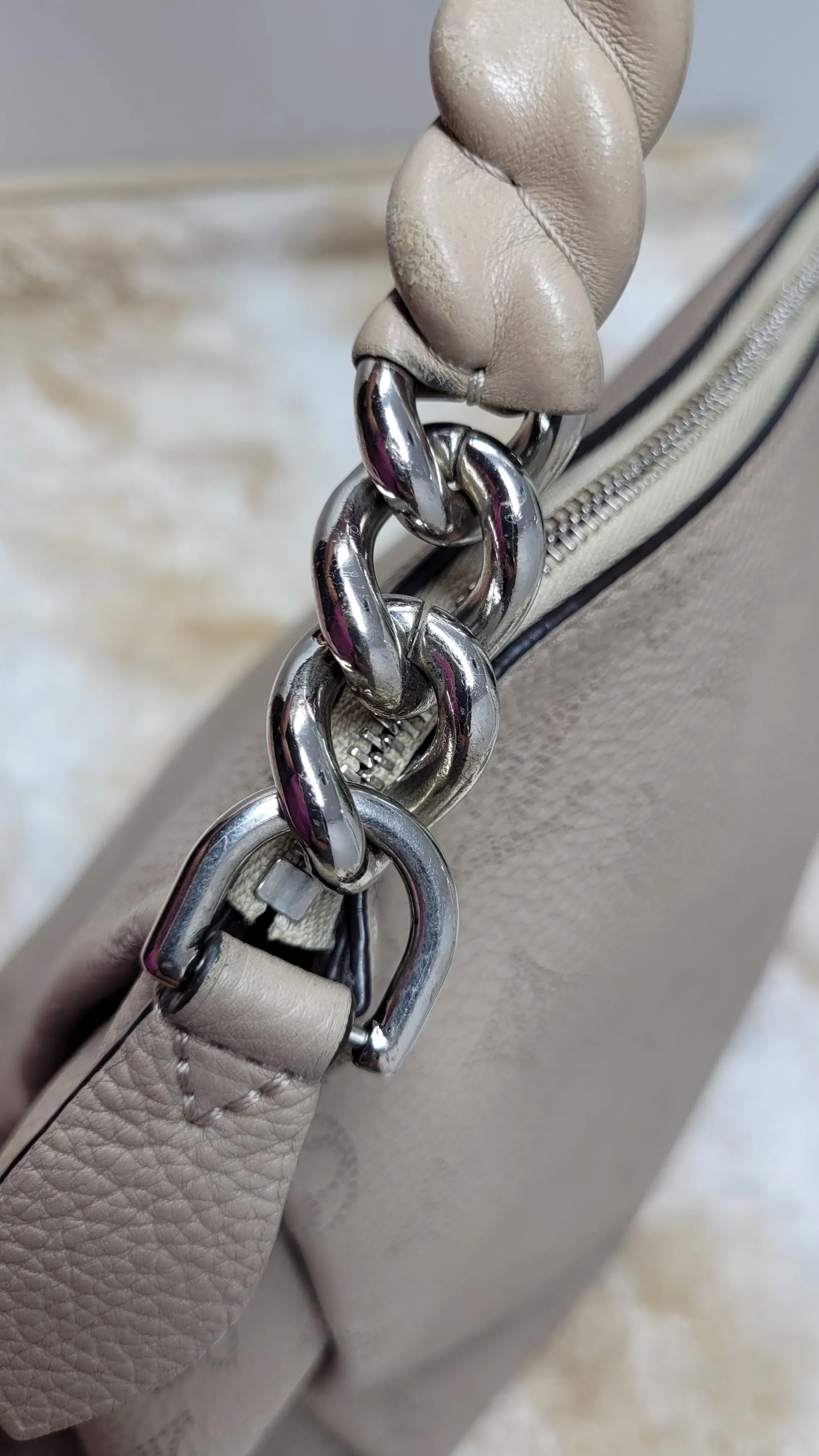 LOUIS VUITTON GALET MAHINA BABYLONE BB CROSSBODY