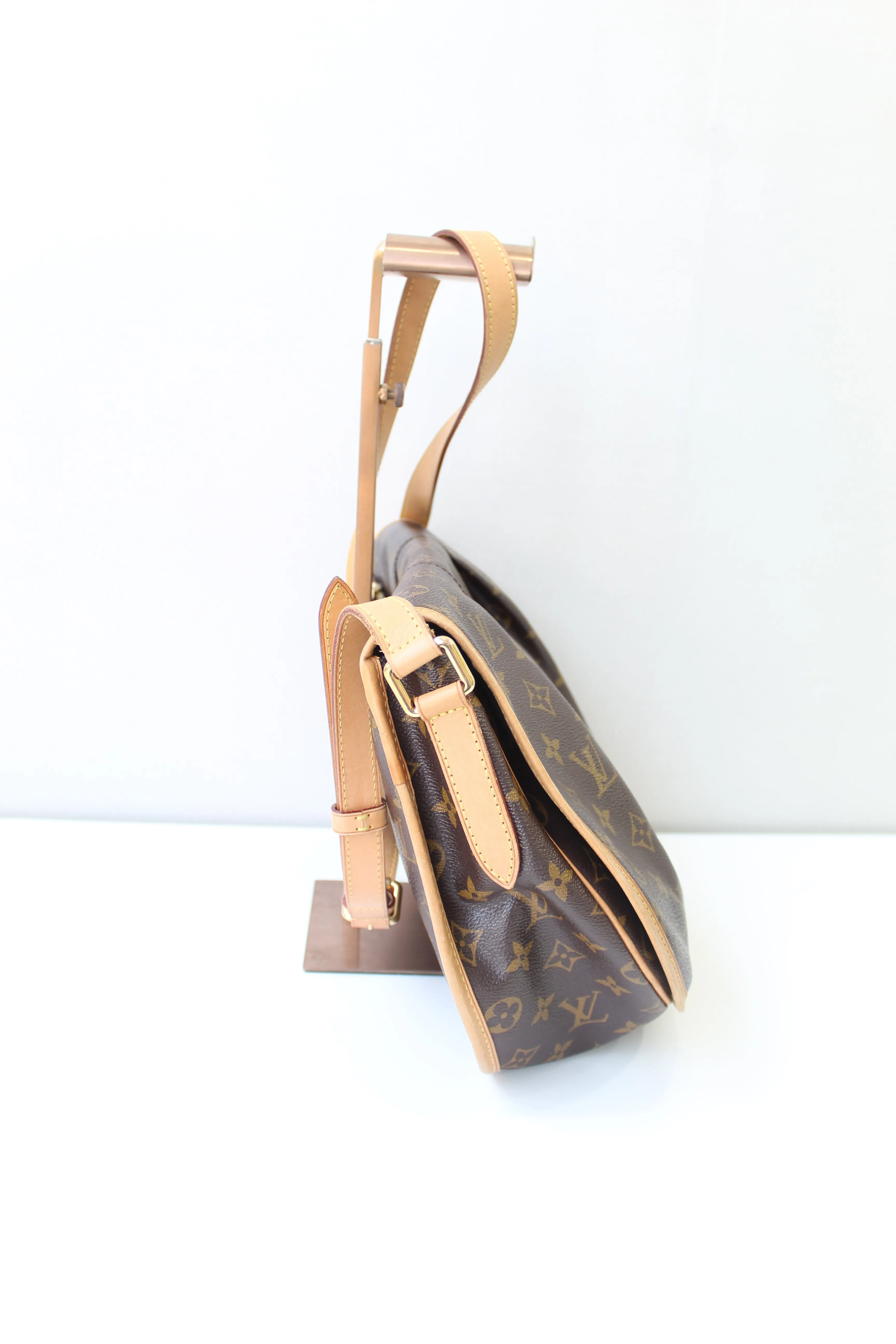 Louis Vuitton Menilmontant MM