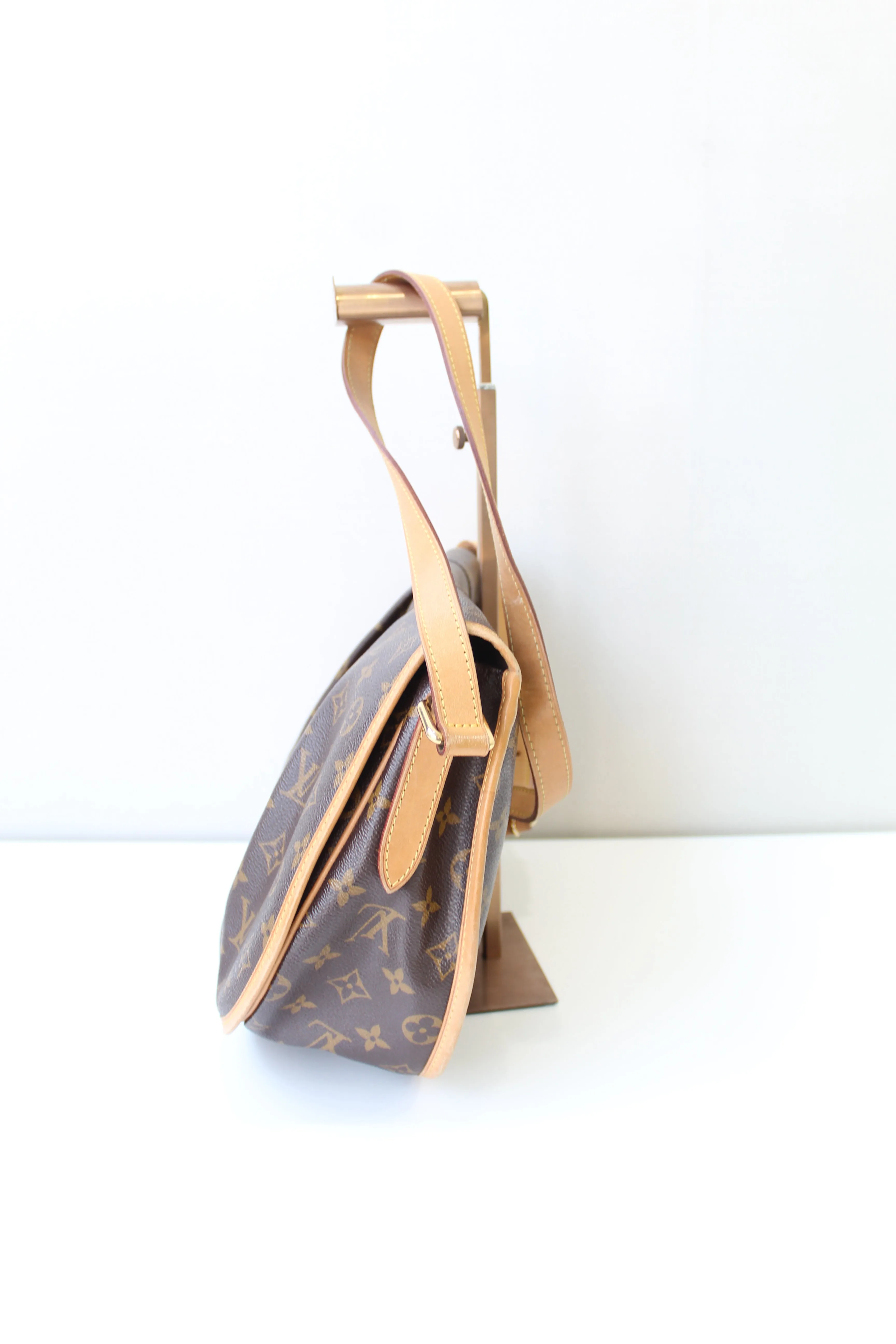 Louis Vuitton Menilmontant MM