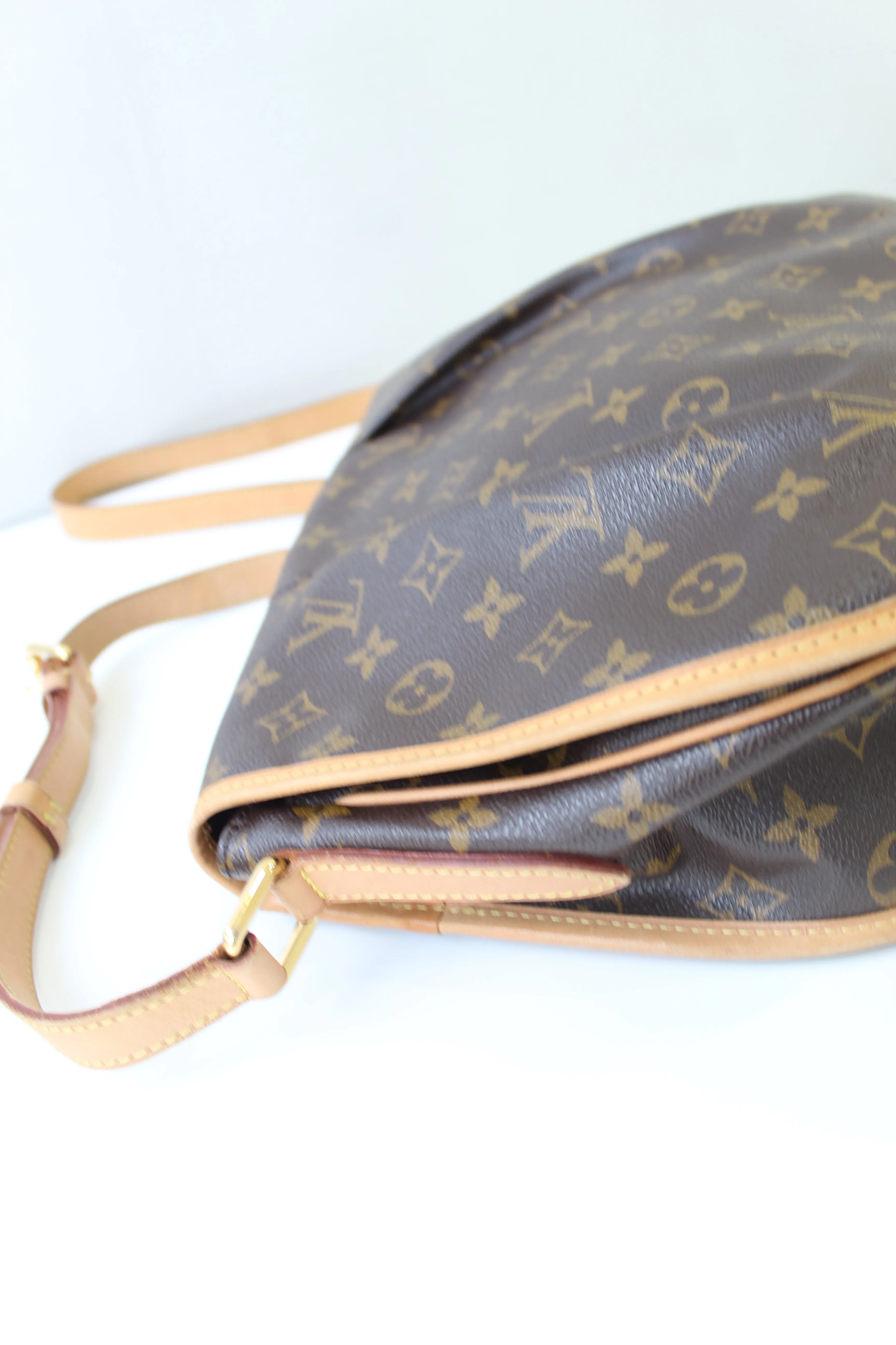 Louis Vuitton Menilmontant MM