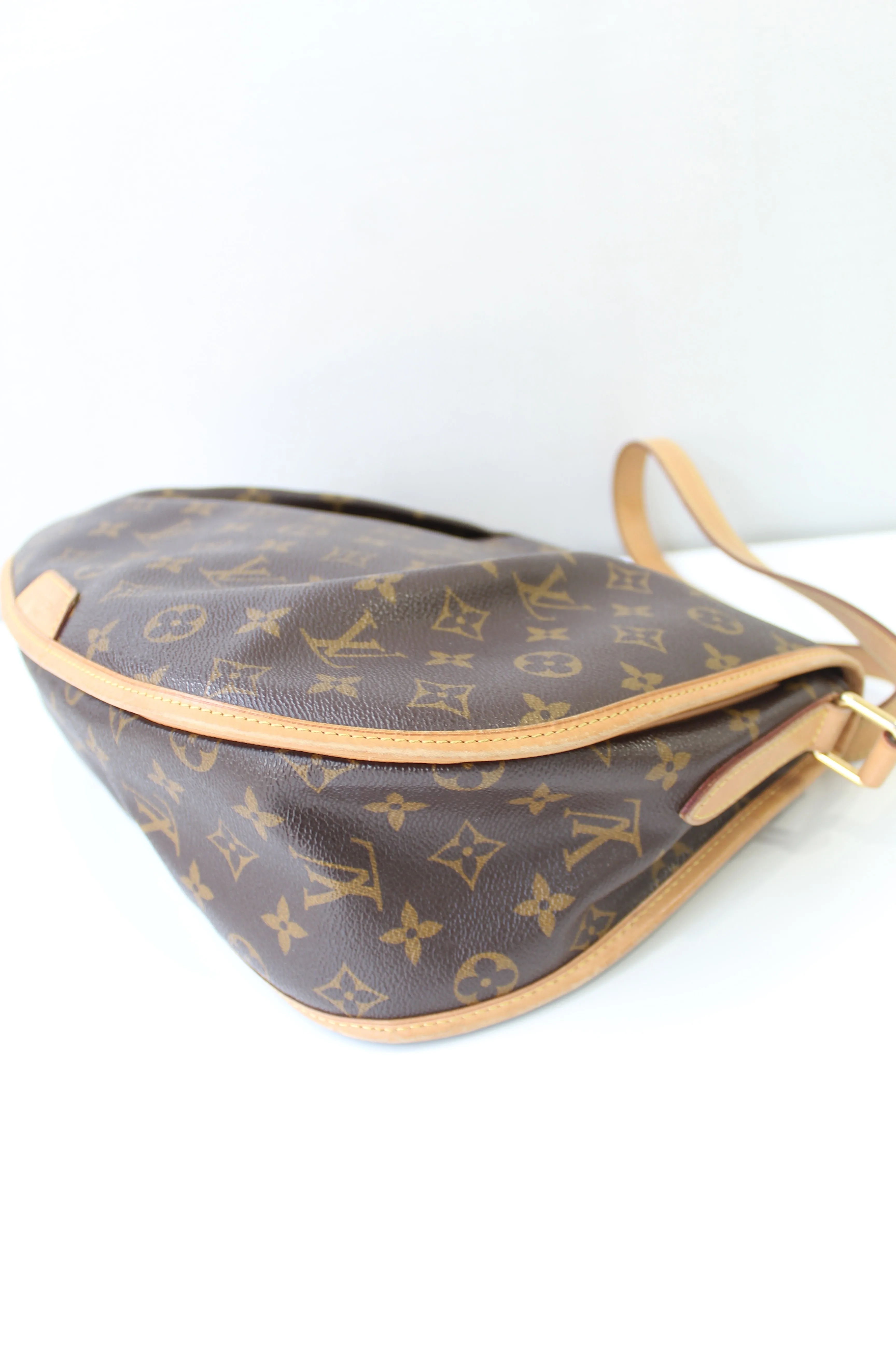 Louis Vuitton Menilmontant MM