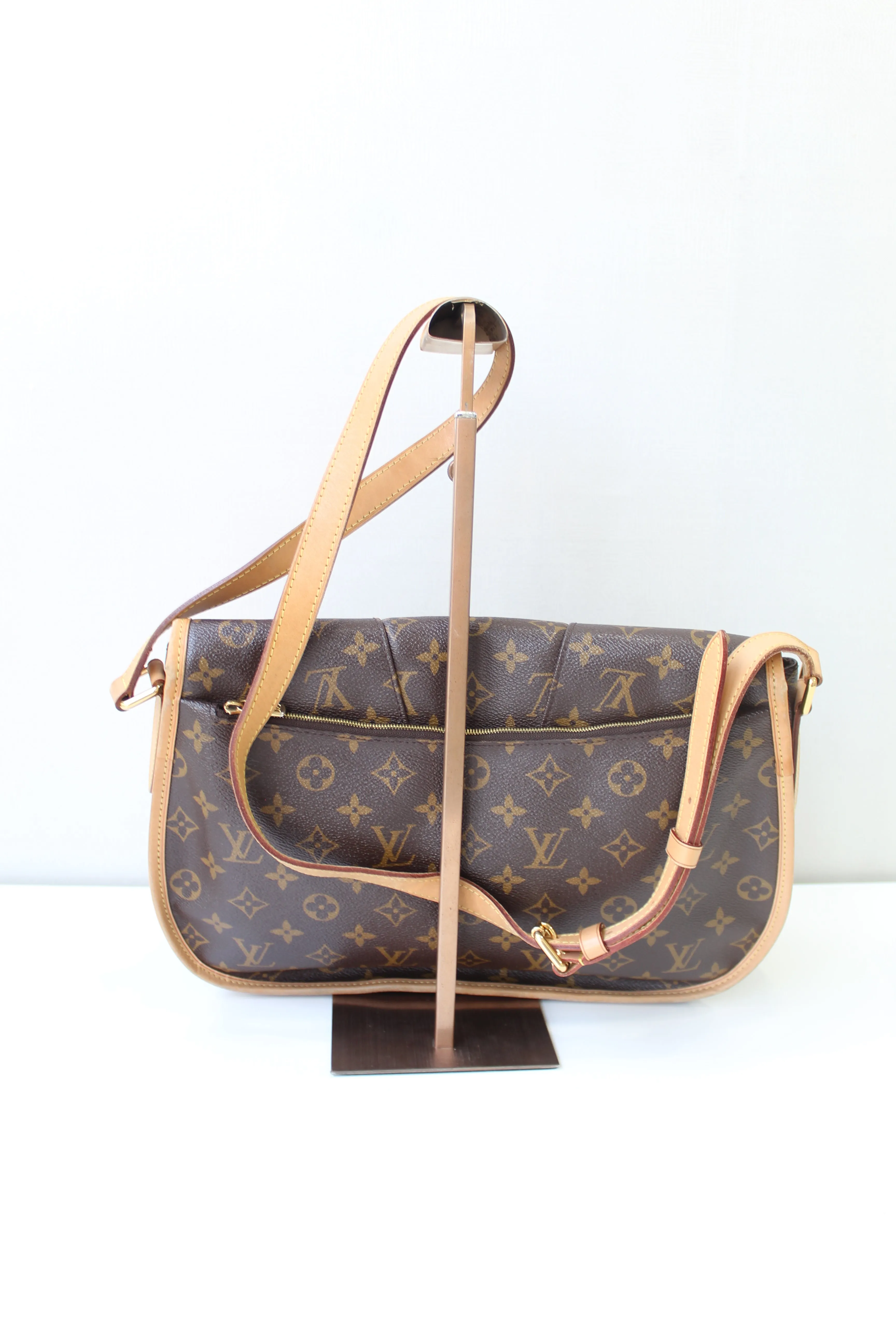 Louis Vuitton Menilmontant MM