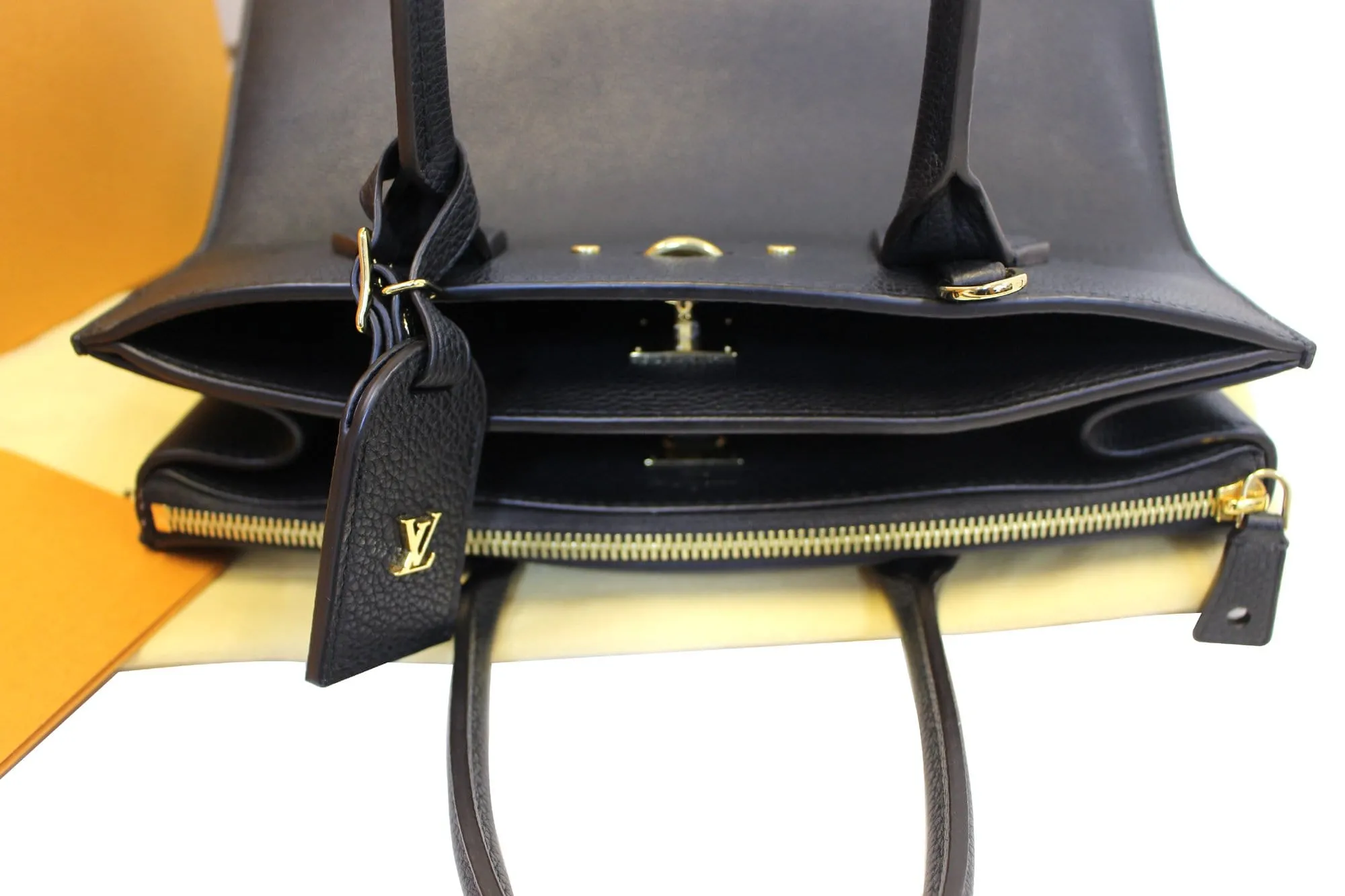 LOUIS VUITTON Noir Black Leather City Steamer MM Shoulder Bag