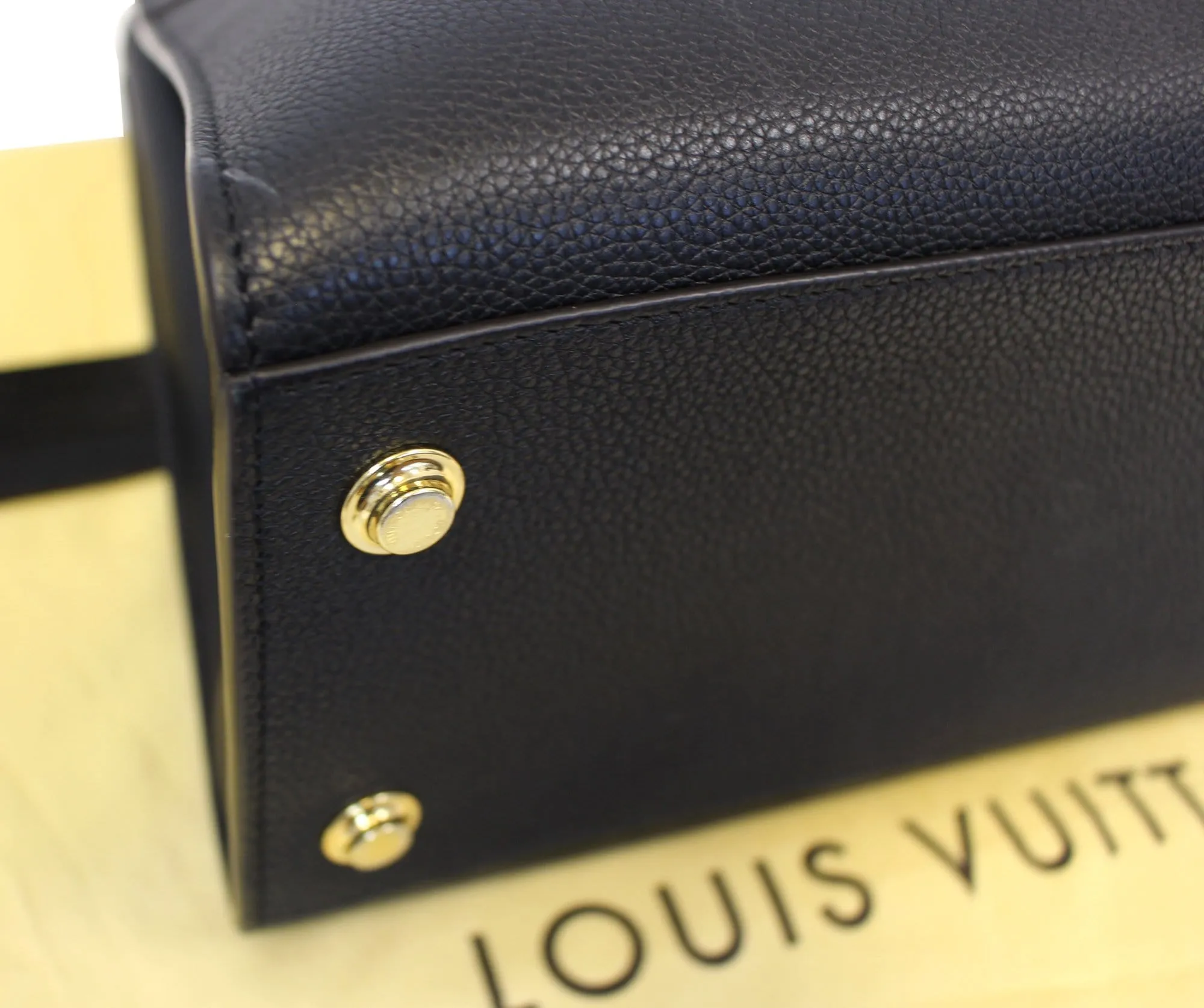 LOUIS VUITTON Noir Black Leather City Steamer MM Shoulder Bag