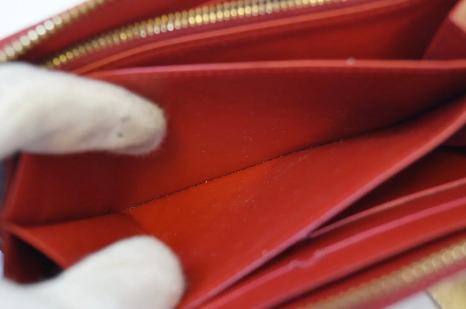 LOUIS VUITTON Red Monogram Vernis Zippy Compact Wallet