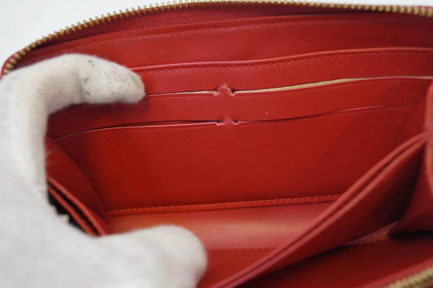 LOUIS VUITTON Red Monogram Vernis Zippy Compact Wallet