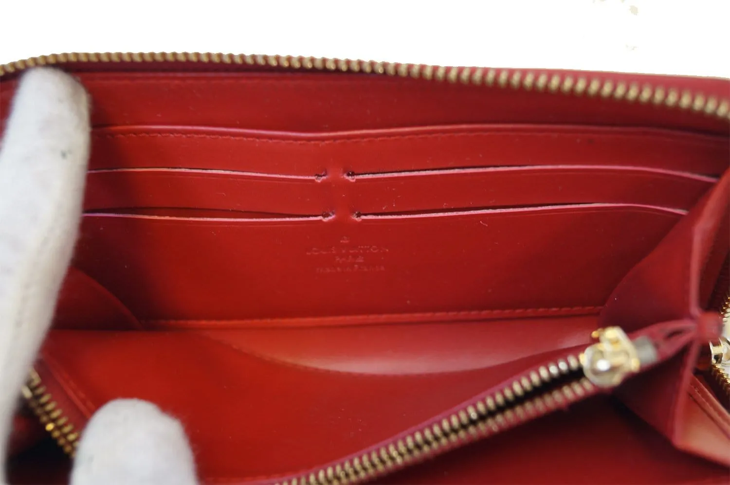 LOUIS VUITTON Red Monogram Vernis Zippy Compact Wallet